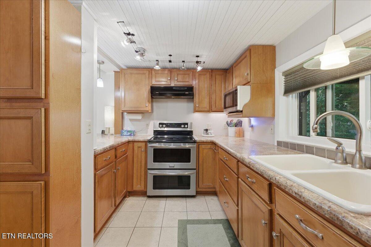 8773 White Wing Road Lenoir City TN 37771