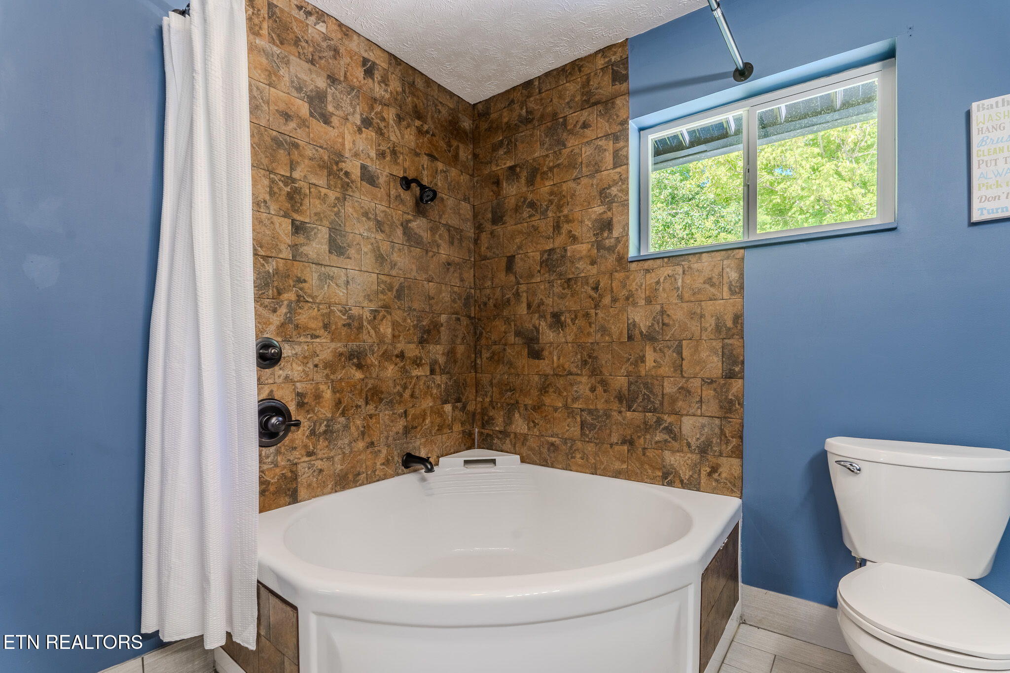 3158 Nevils Way Sevierville TN 37876