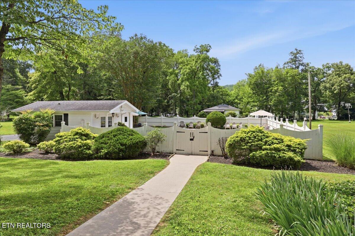 607 S Charles G Seivers Boulevard Clinton TN 37716