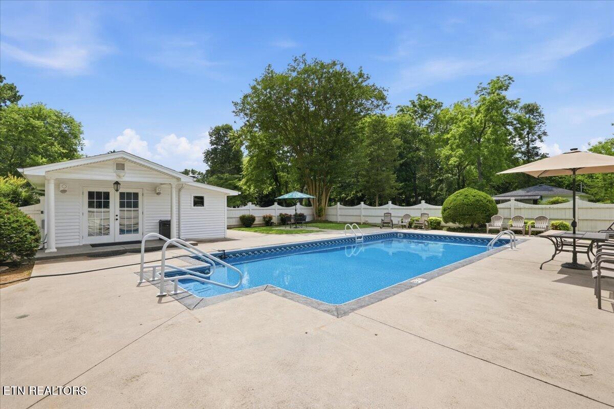 607 S Charles G Seivers Boulevard Clinton TN 37716