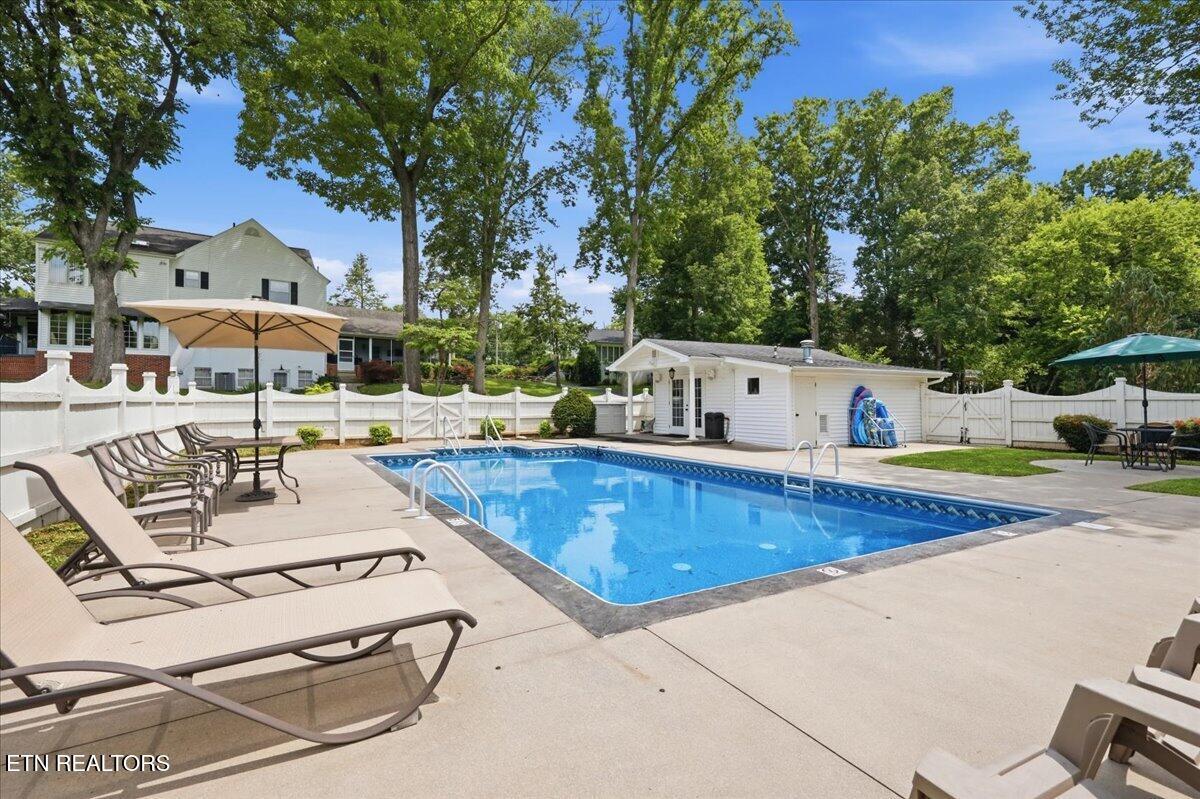 607 S Charles G Seivers Boulevard Clinton TN 37716
