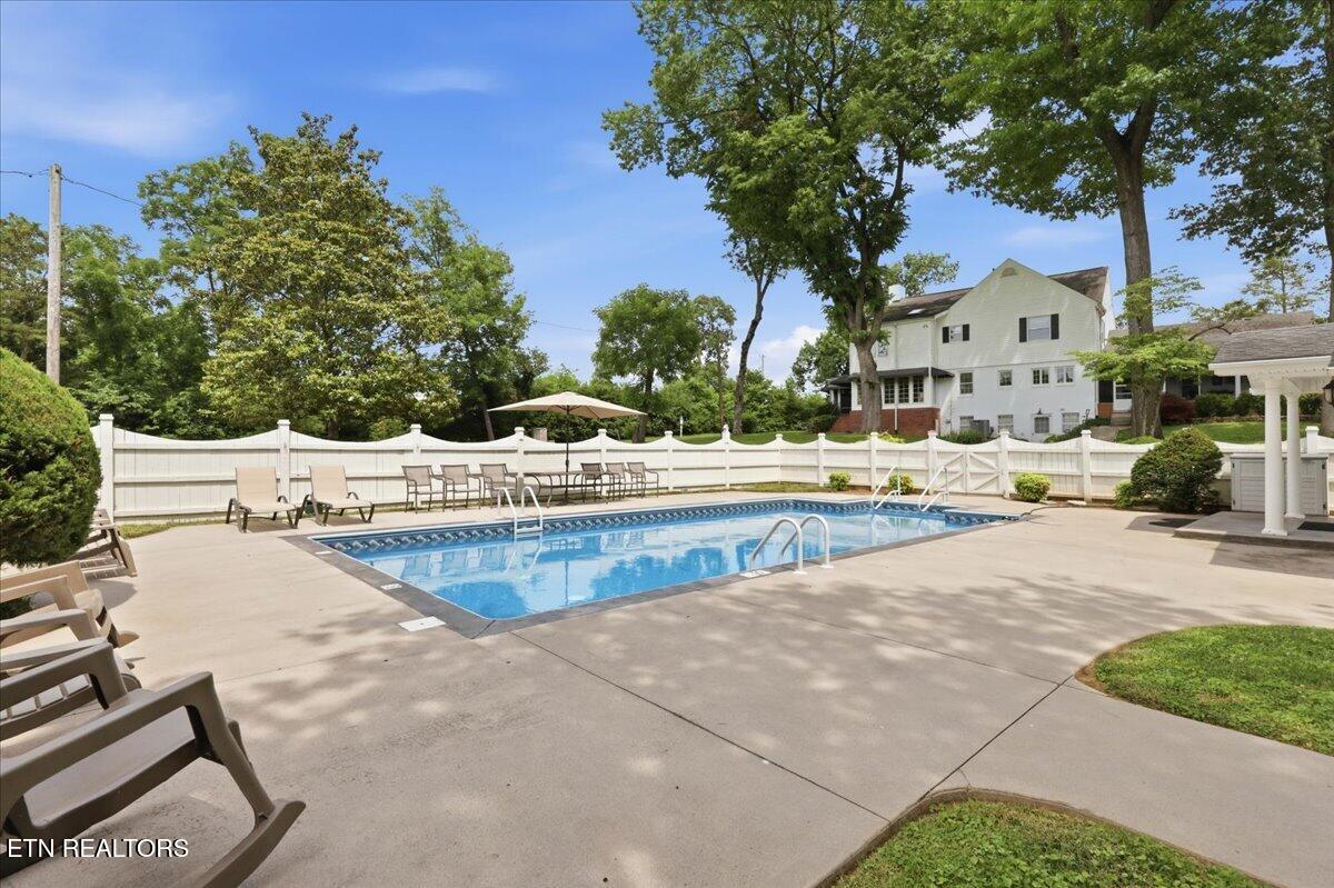 607 S Charles G Seivers Boulevard Clinton TN 37716