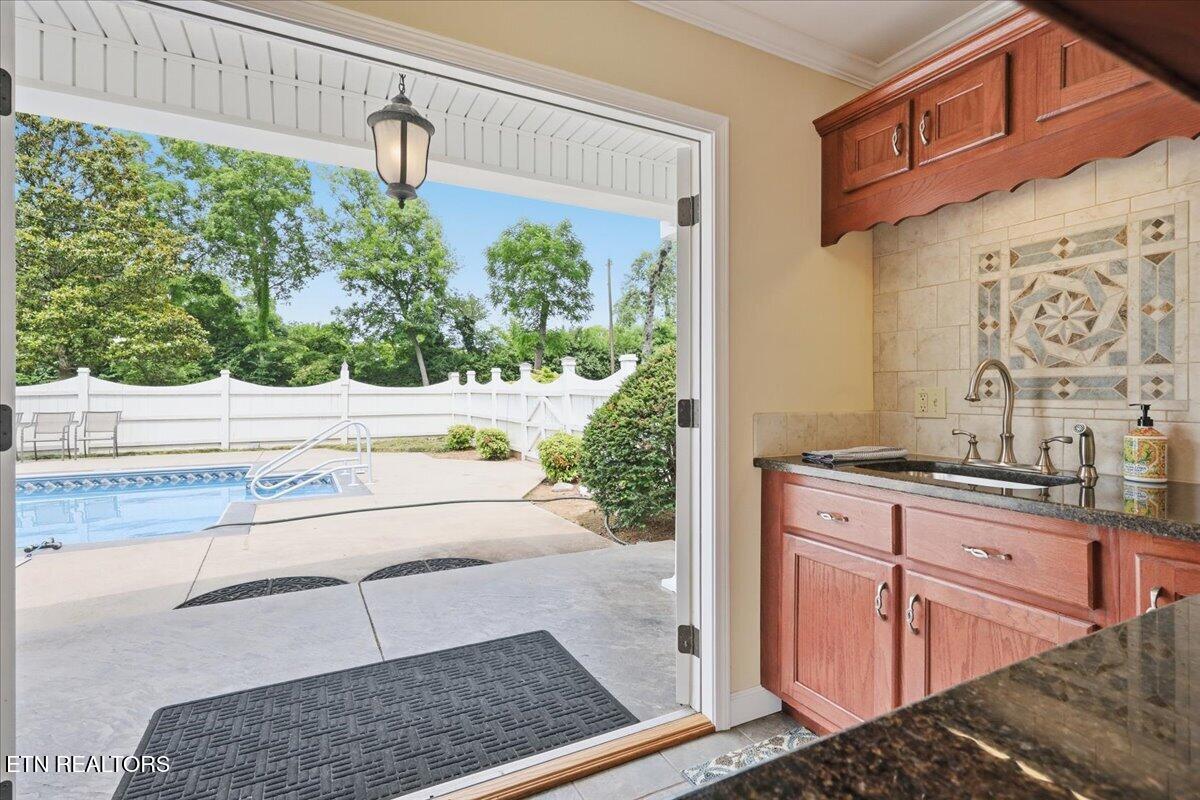 607 S Charles G Seivers Boulevard Clinton TN 37716