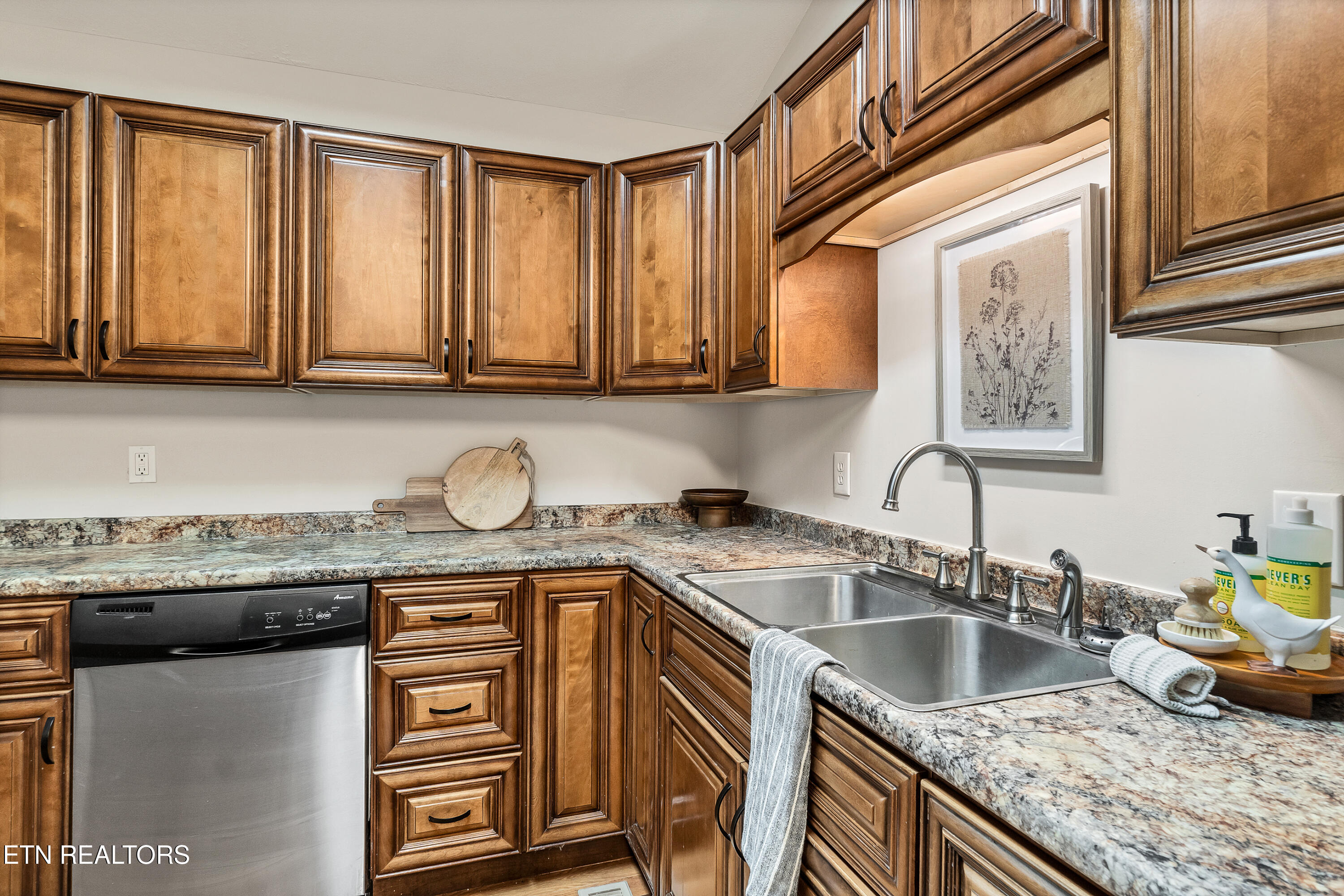 2802 Country Meadows Lane Maryville TN 37803