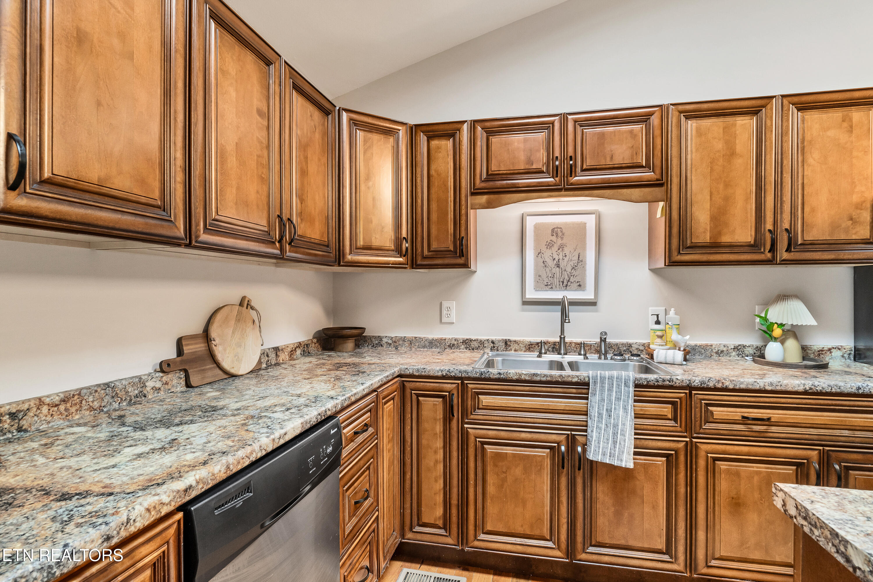 2802 Country Meadows Lane Maryville TN 37803