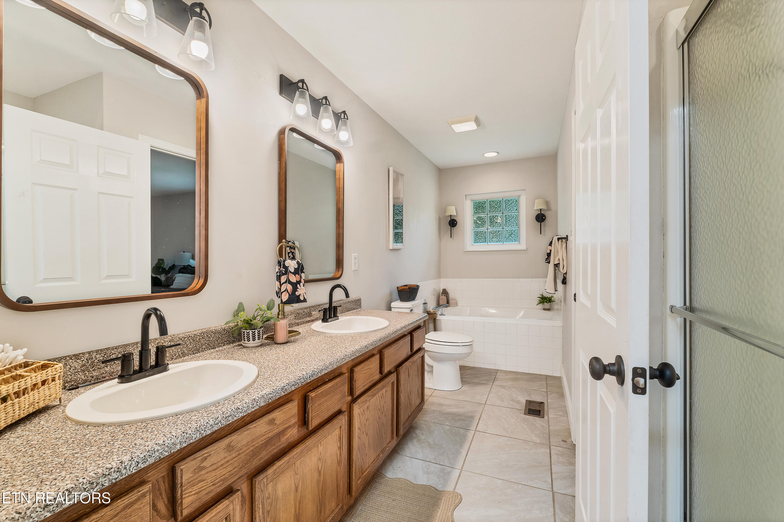 2802 Country Meadows Lane Maryville TN 37803