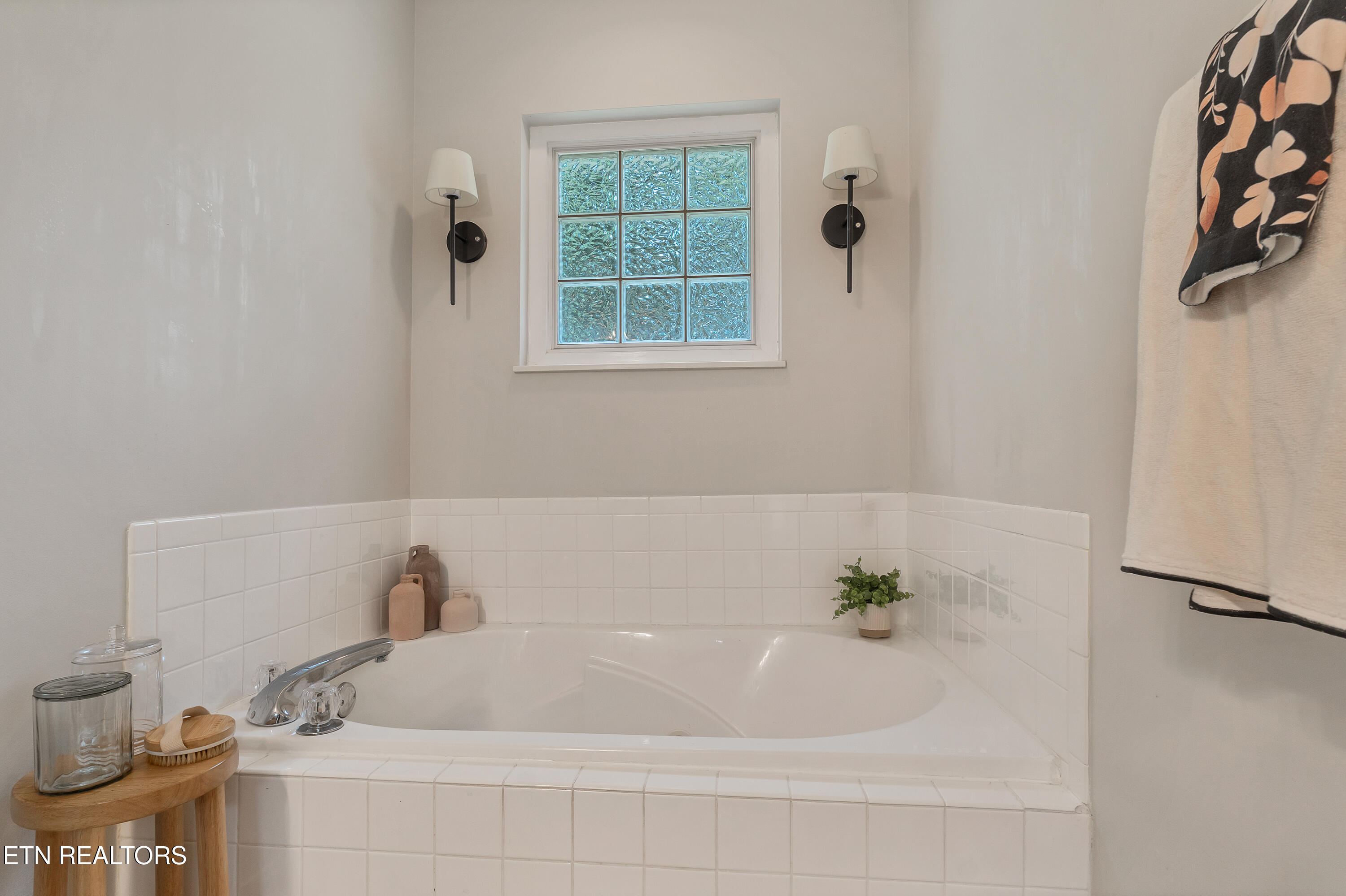 2802 Country Meadows Lane Maryville TN 37803