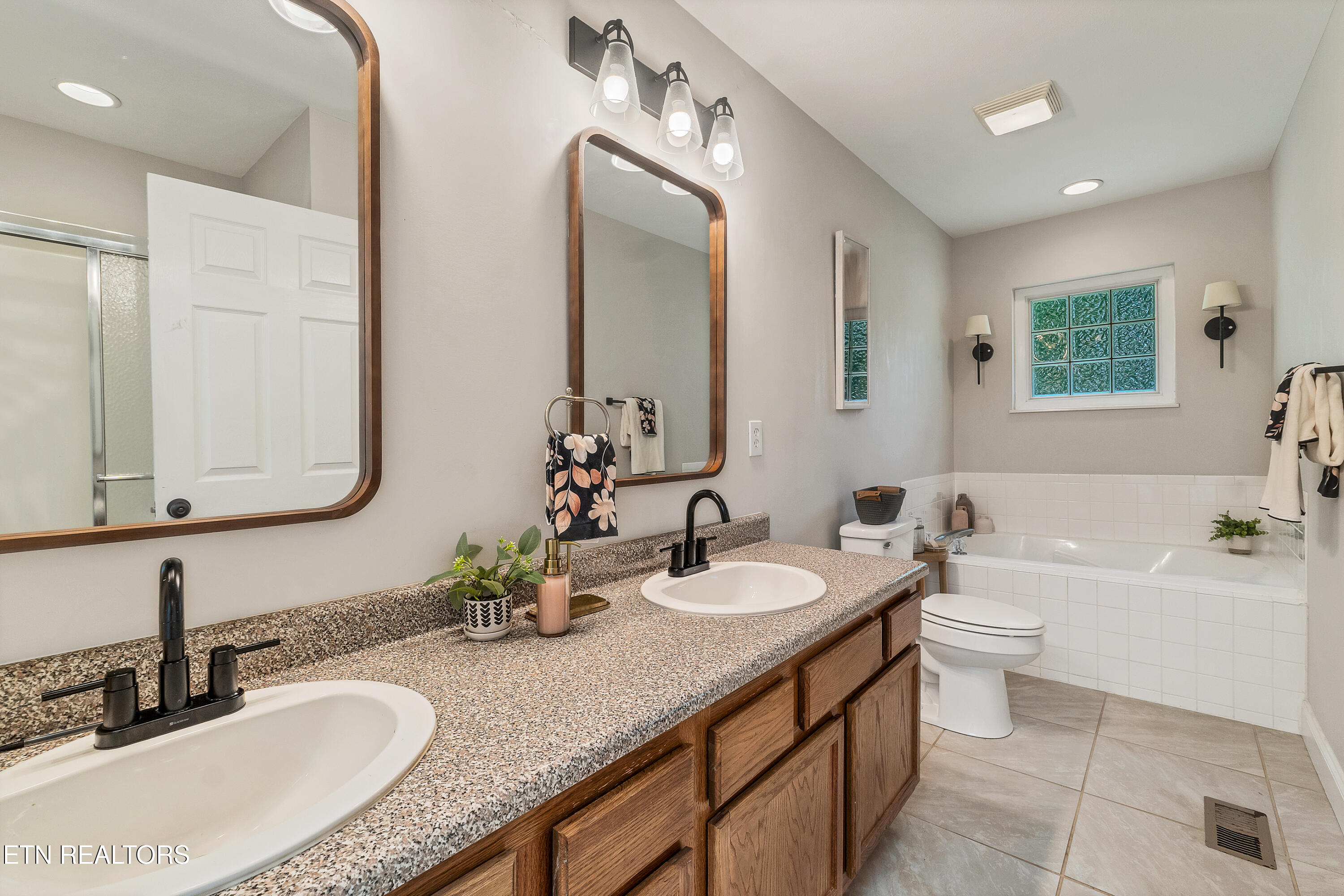 2802 Country Meadows Lane Maryville TN 37803