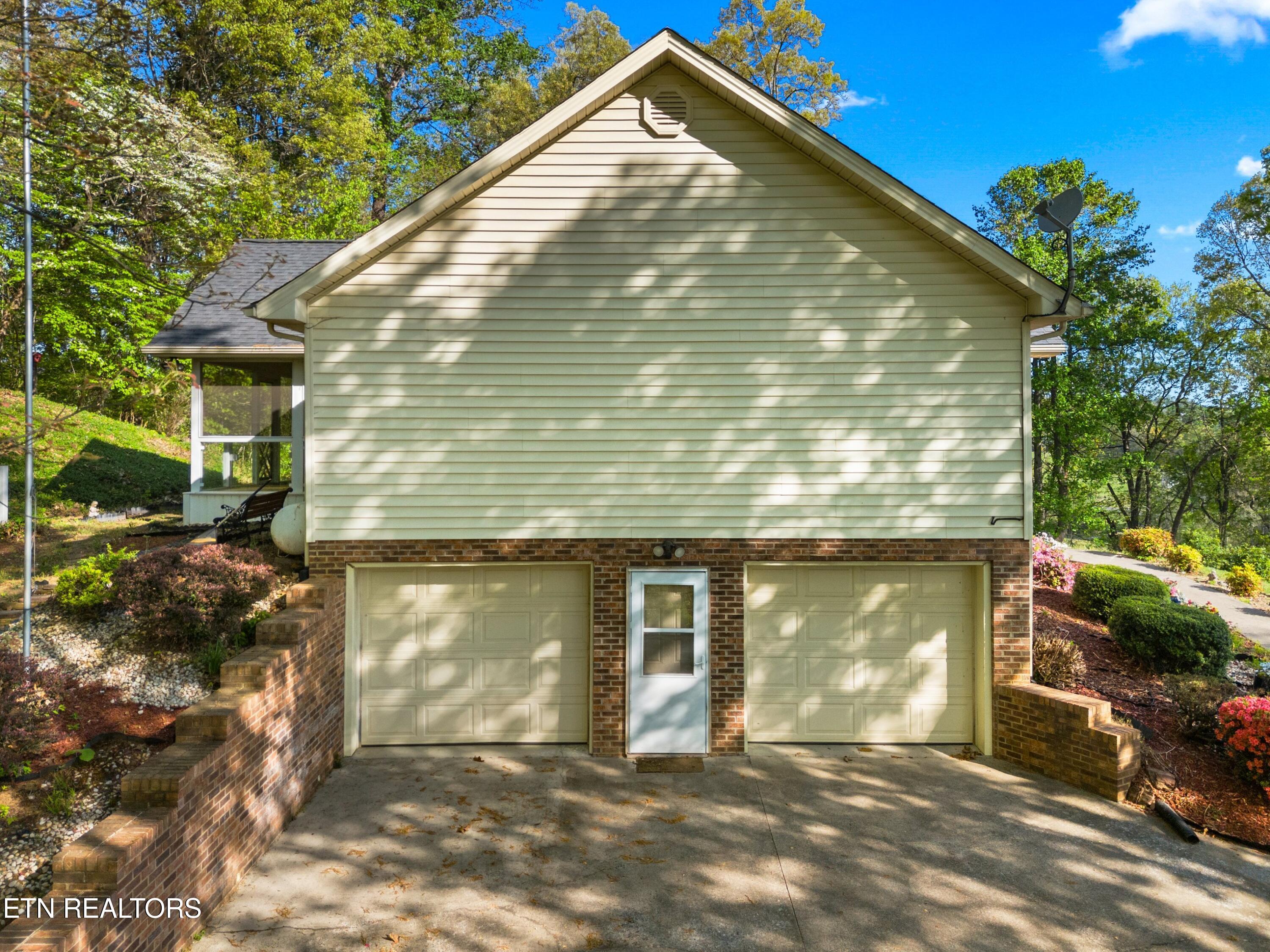 833 Thomas Farms Drive Jefferson City TN 37760