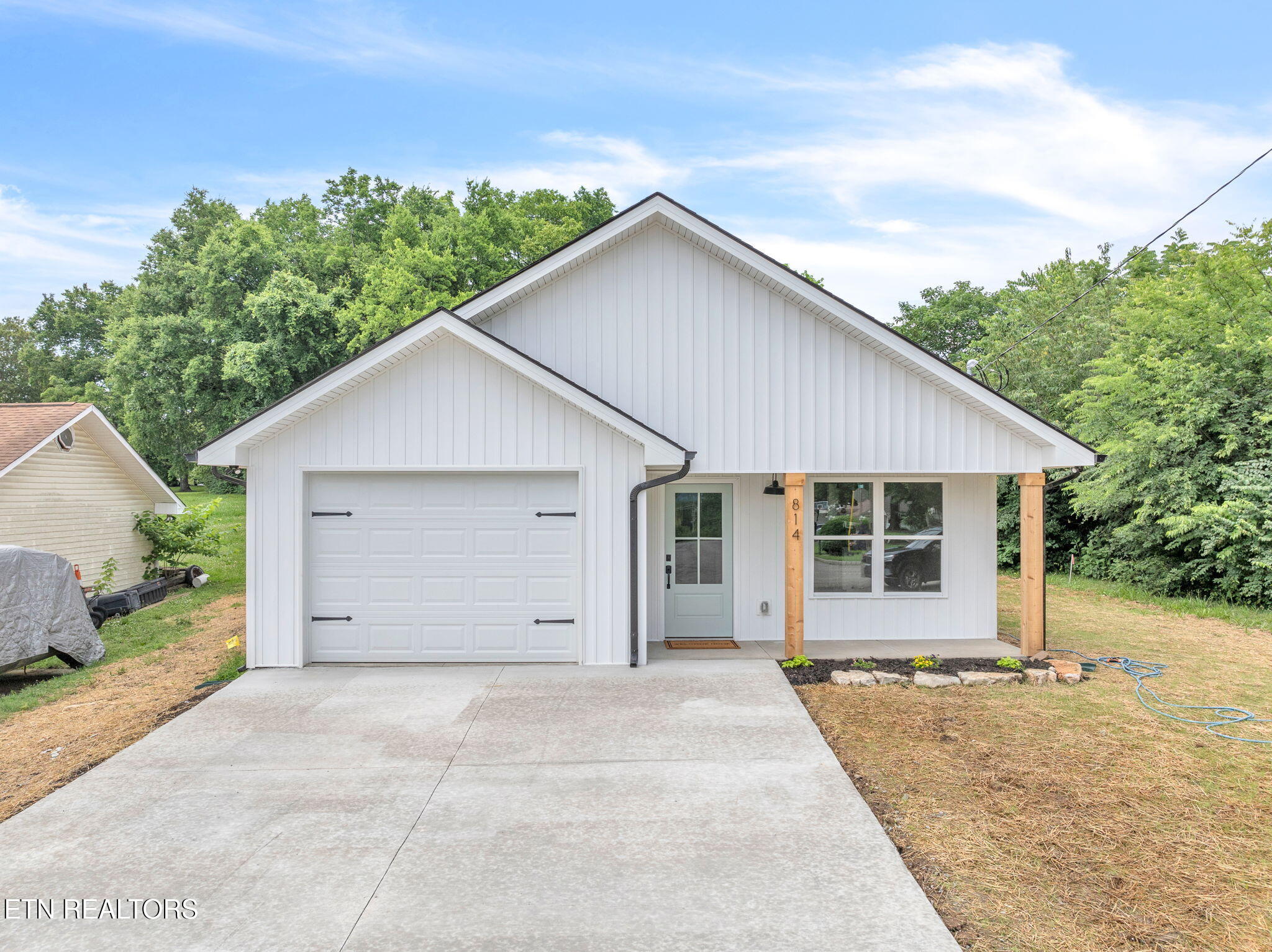 814 Hendrickson Street Clinton TN 37716