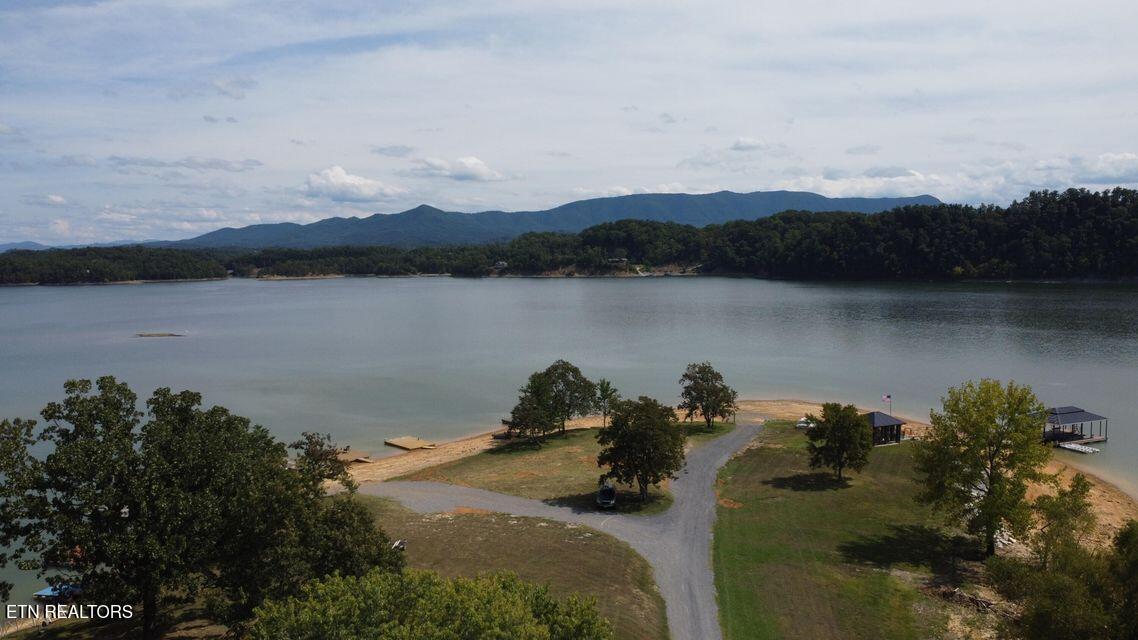 1680 Canal Lane Dandridge TN 37725