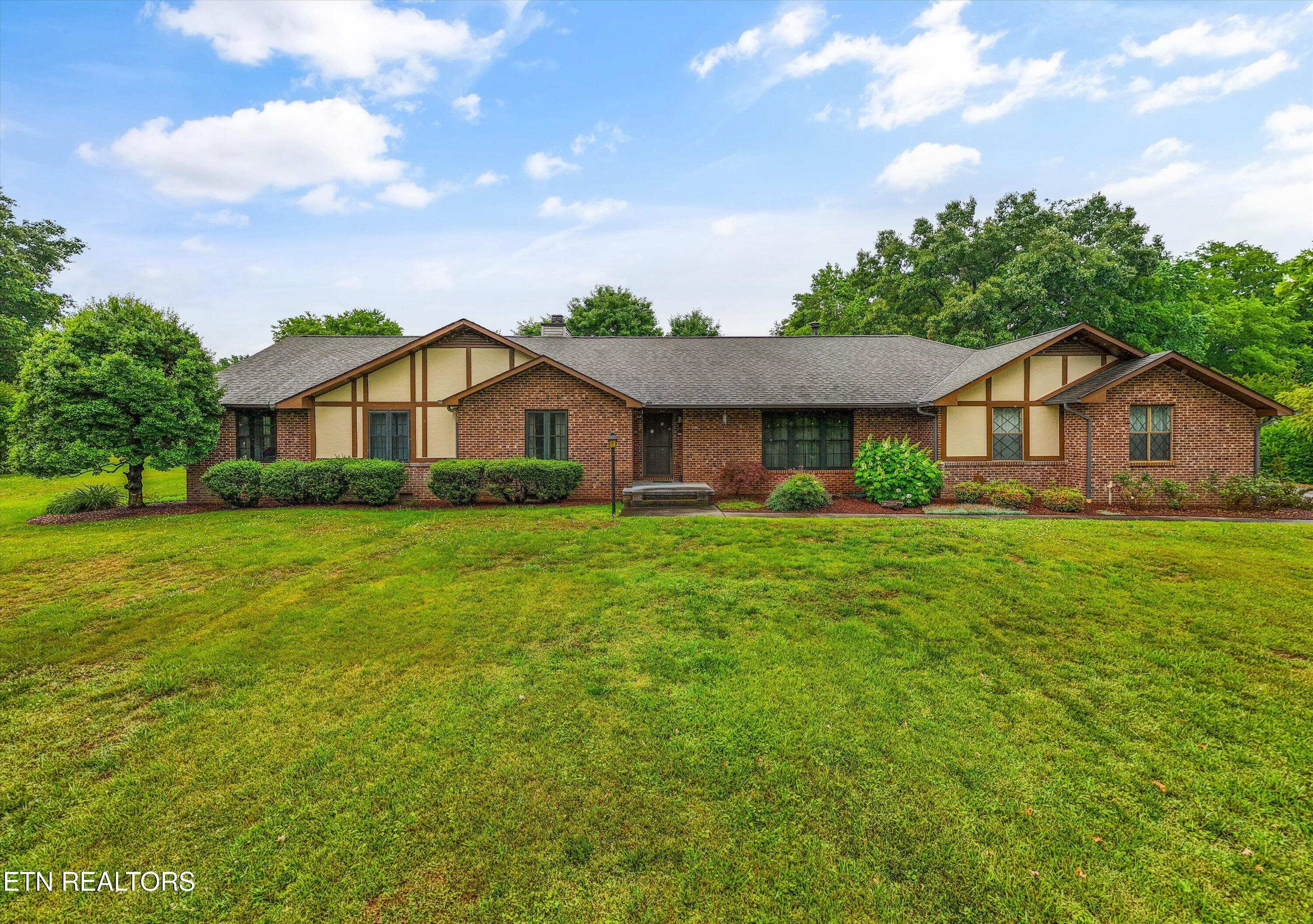 944 S Briarcliff Circle Maryville TN 37803