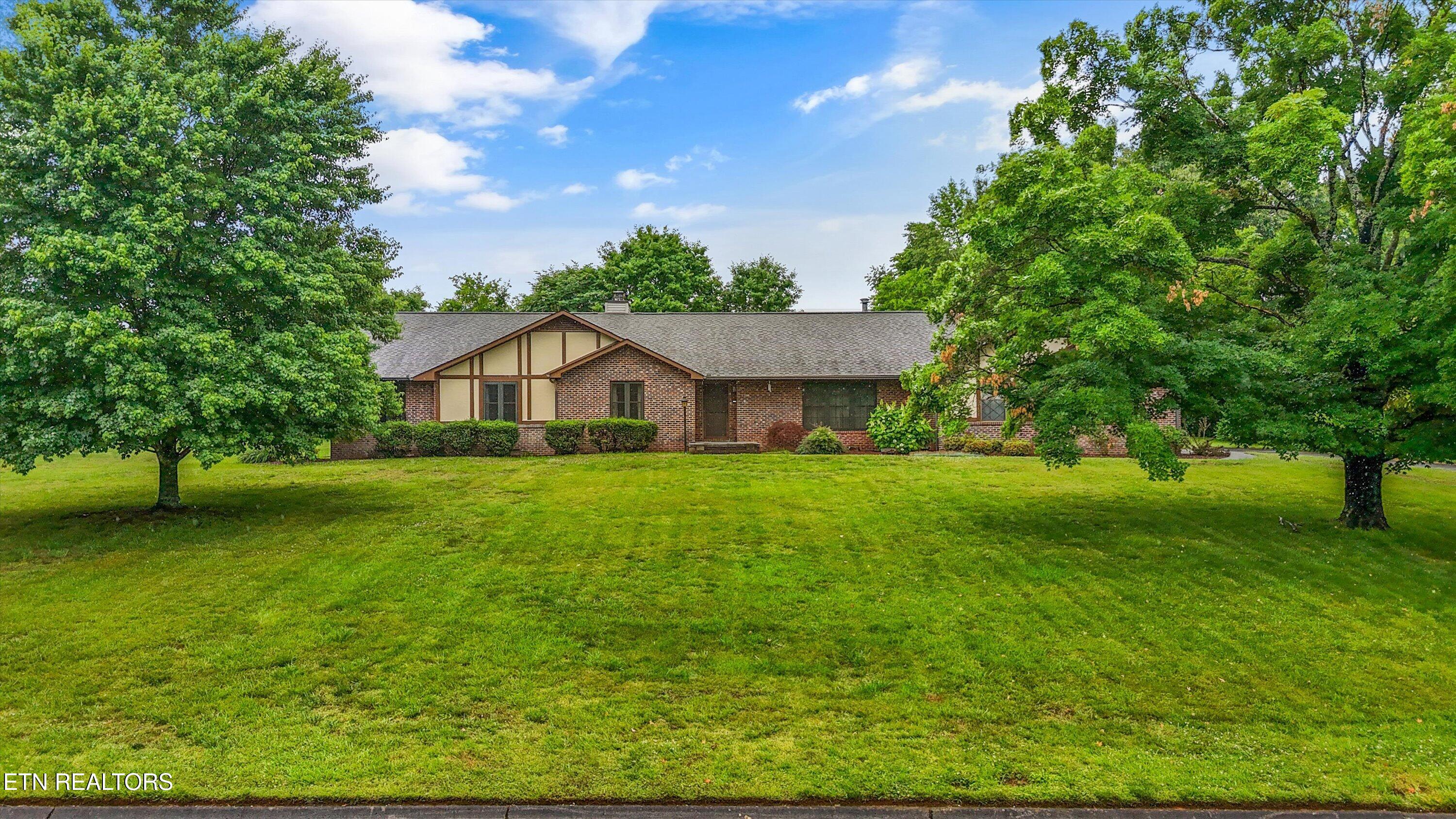 944 S Briarcliff Circle Maryville TN 37803