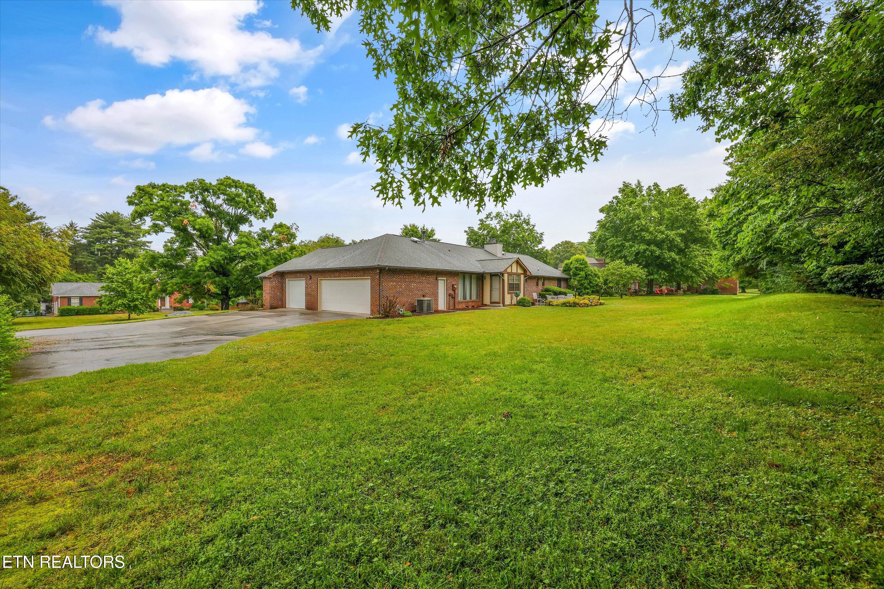 944 S Briarcliff Circle Maryville TN 37803