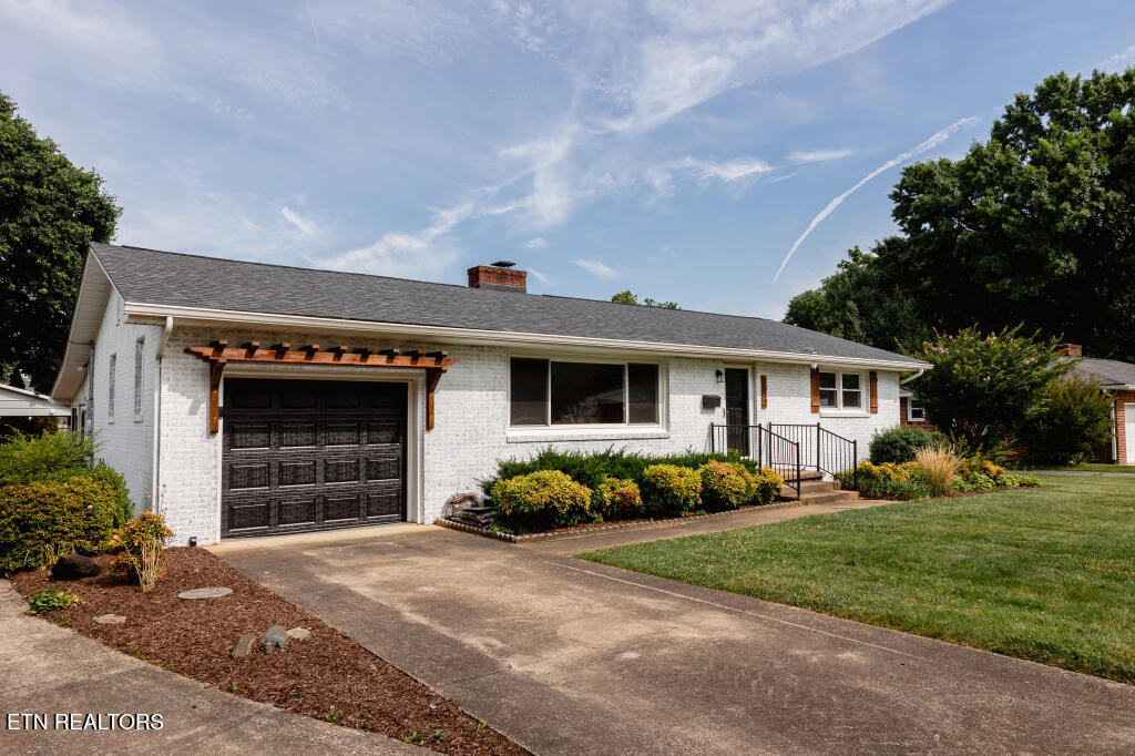 1512 Monterey Avenue Kingsport TN 37664