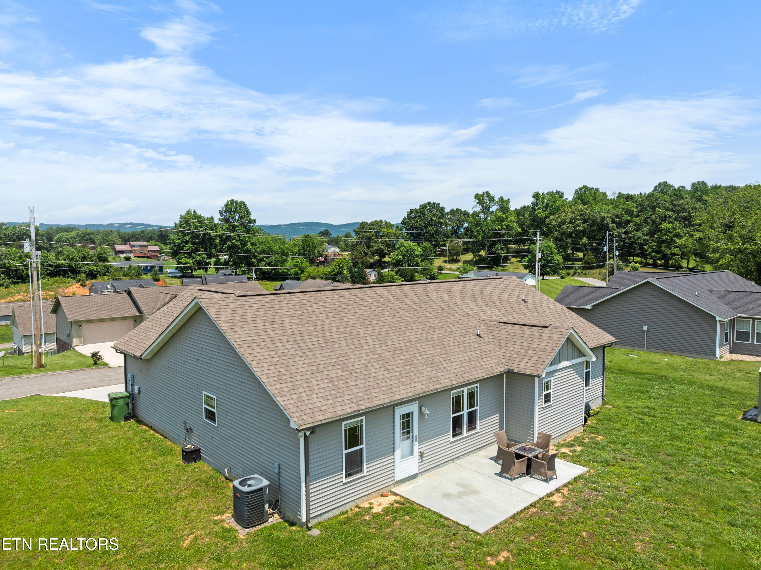 137 Storm Lane Jacksboro TN 37757
