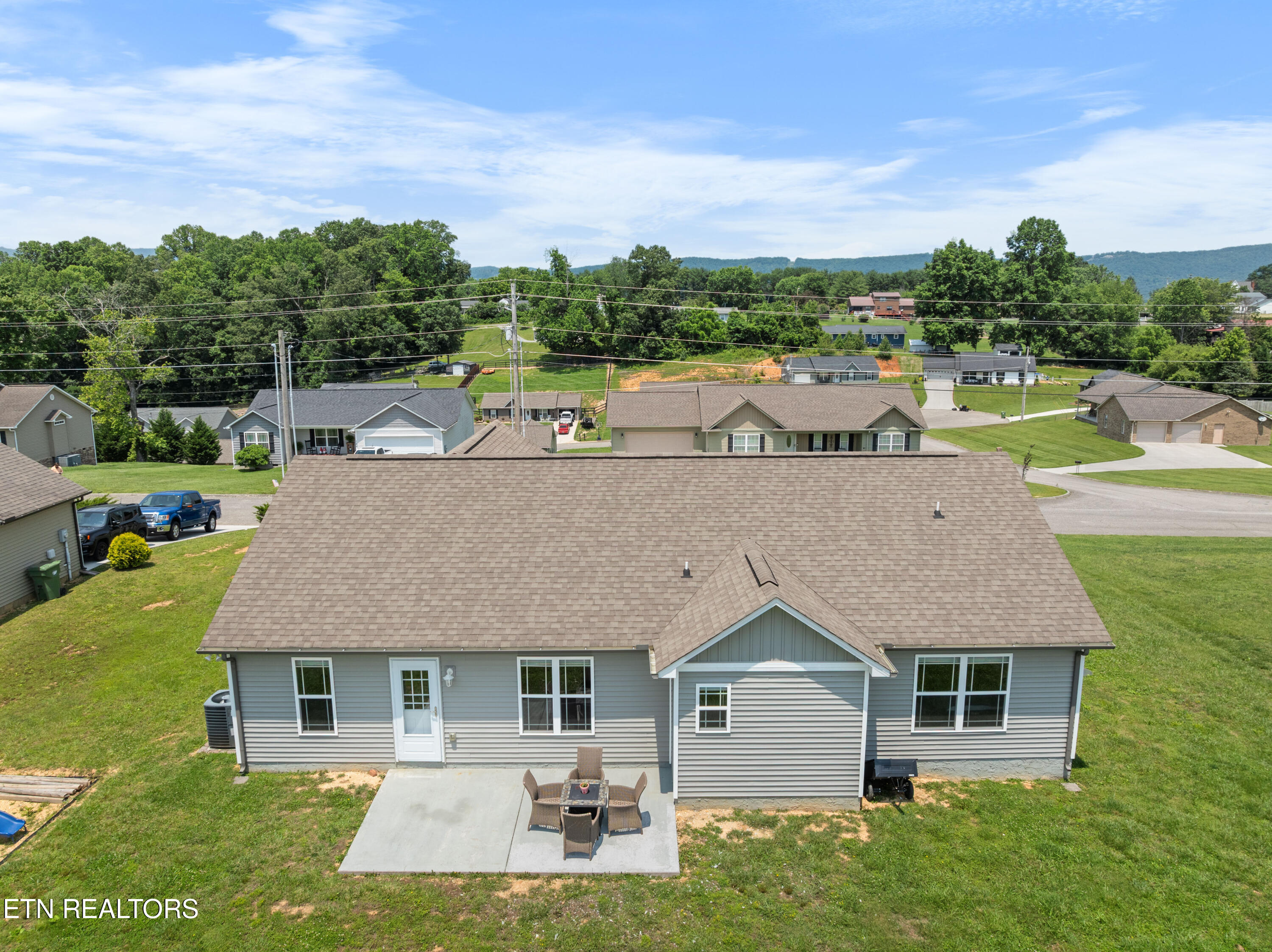 137 Storm Lane Jacksboro TN 37757