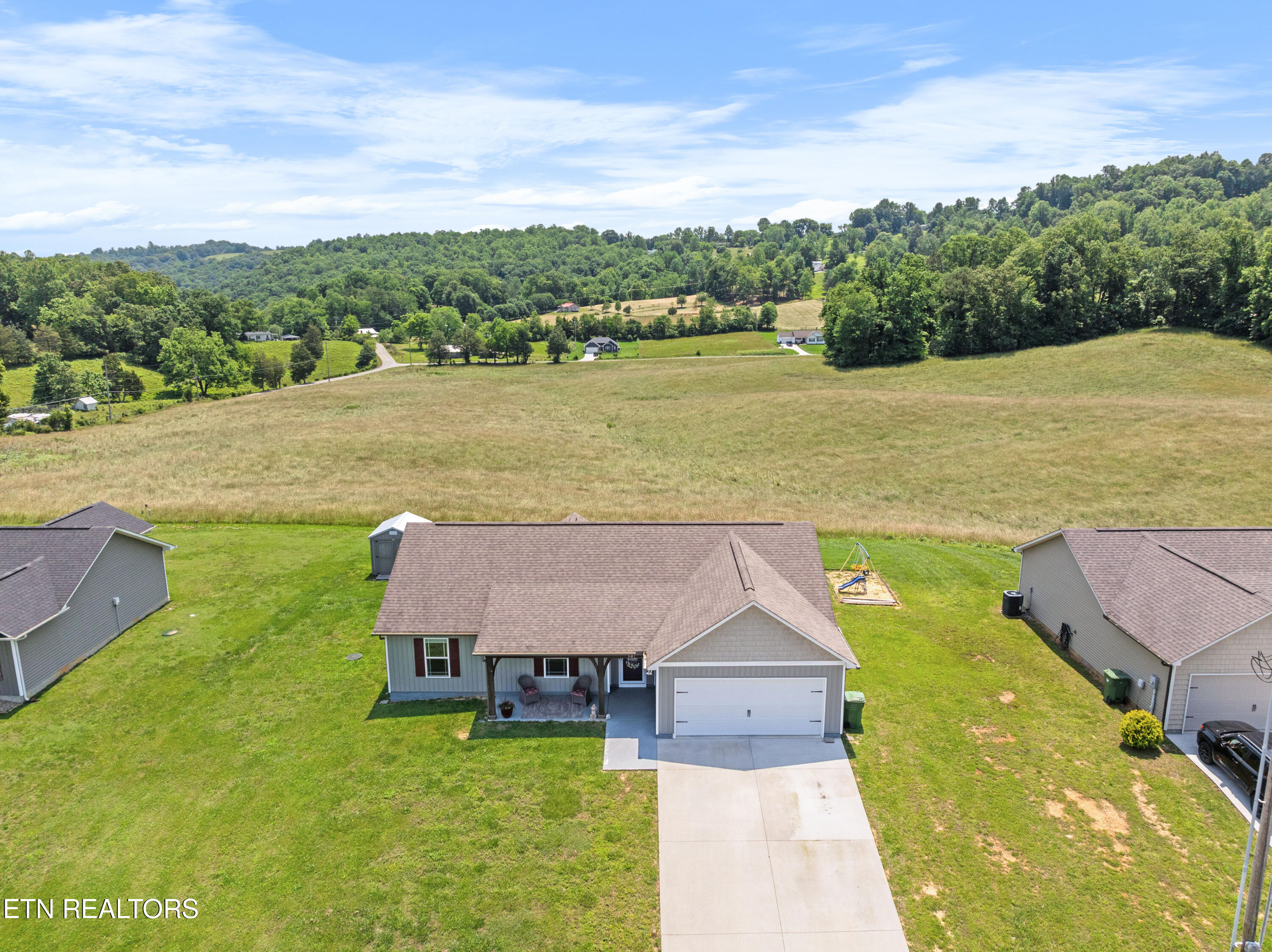 137 Storm Lane Jacksboro TN 37757