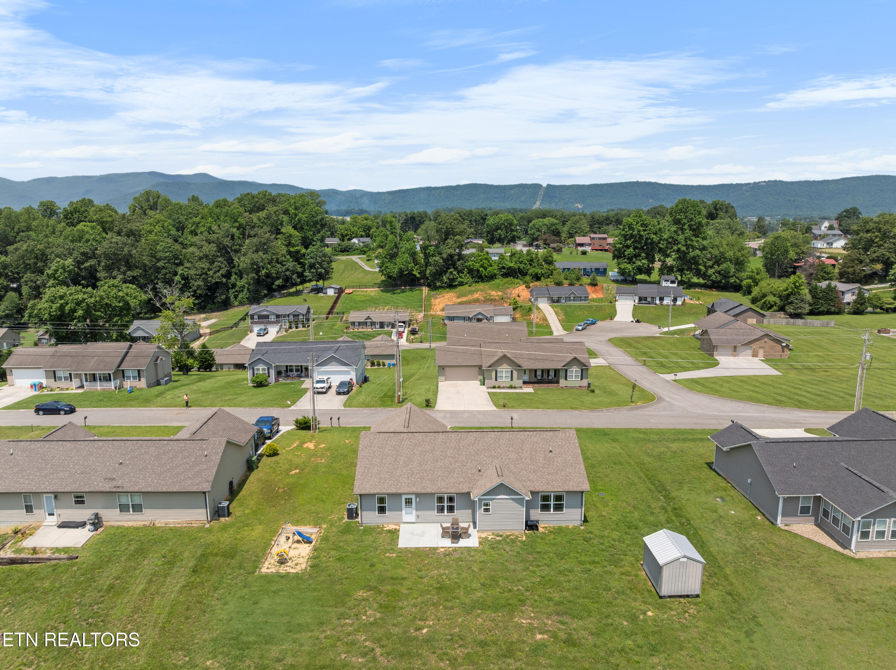 137 Storm Lane Jacksboro TN 37757