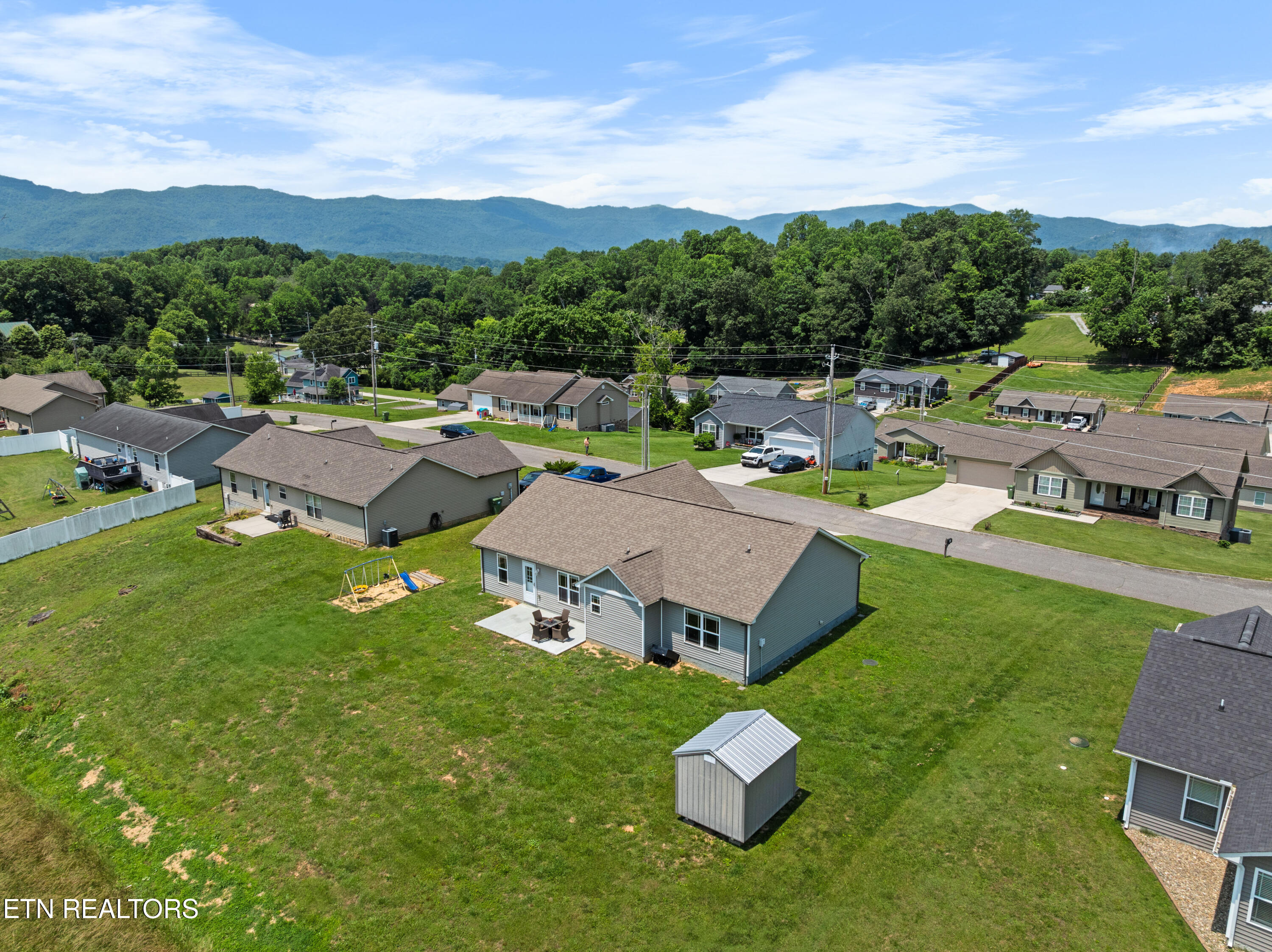 137 Storm Lane Jacksboro TN 37757