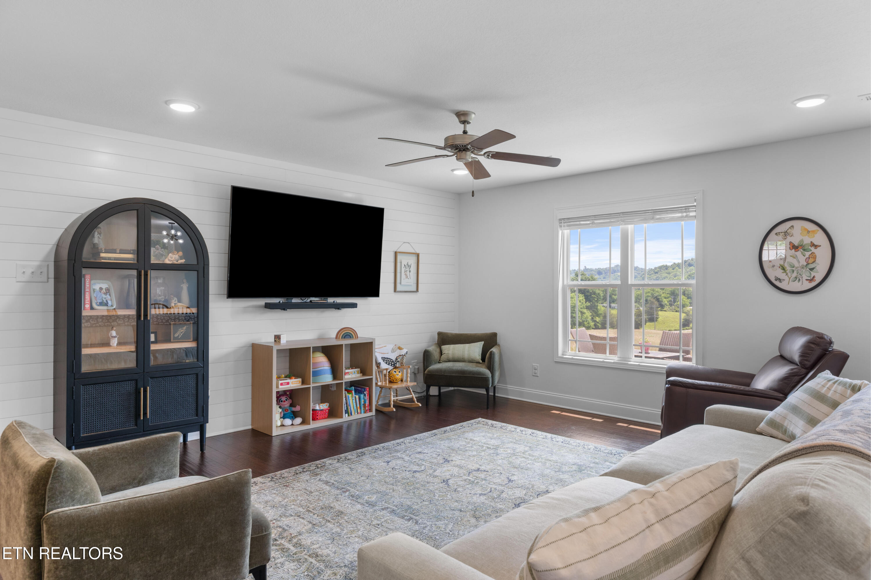 137 Storm Lane Jacksboro TN 37757