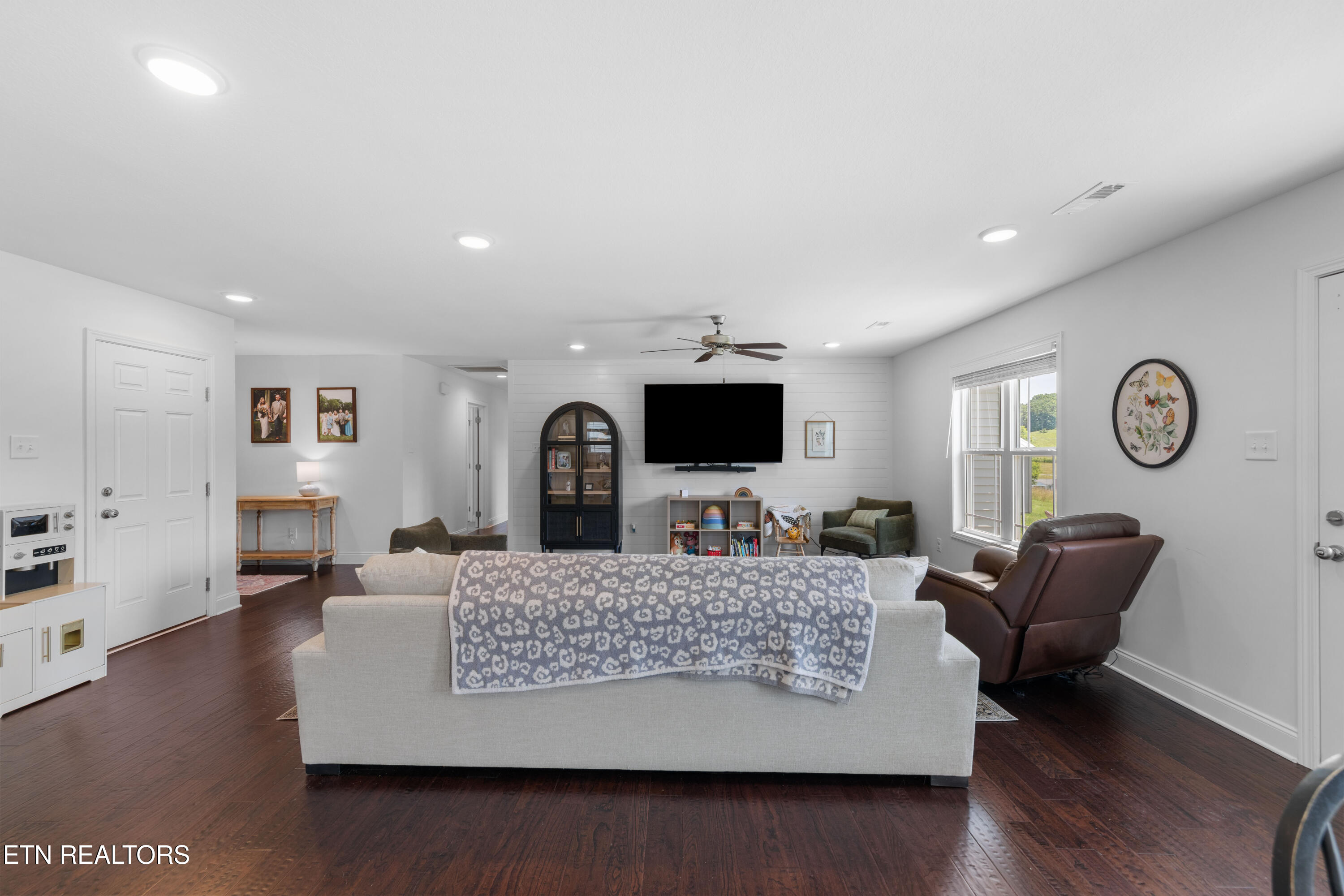 137 Storm Lane Jacksboro TN 37757