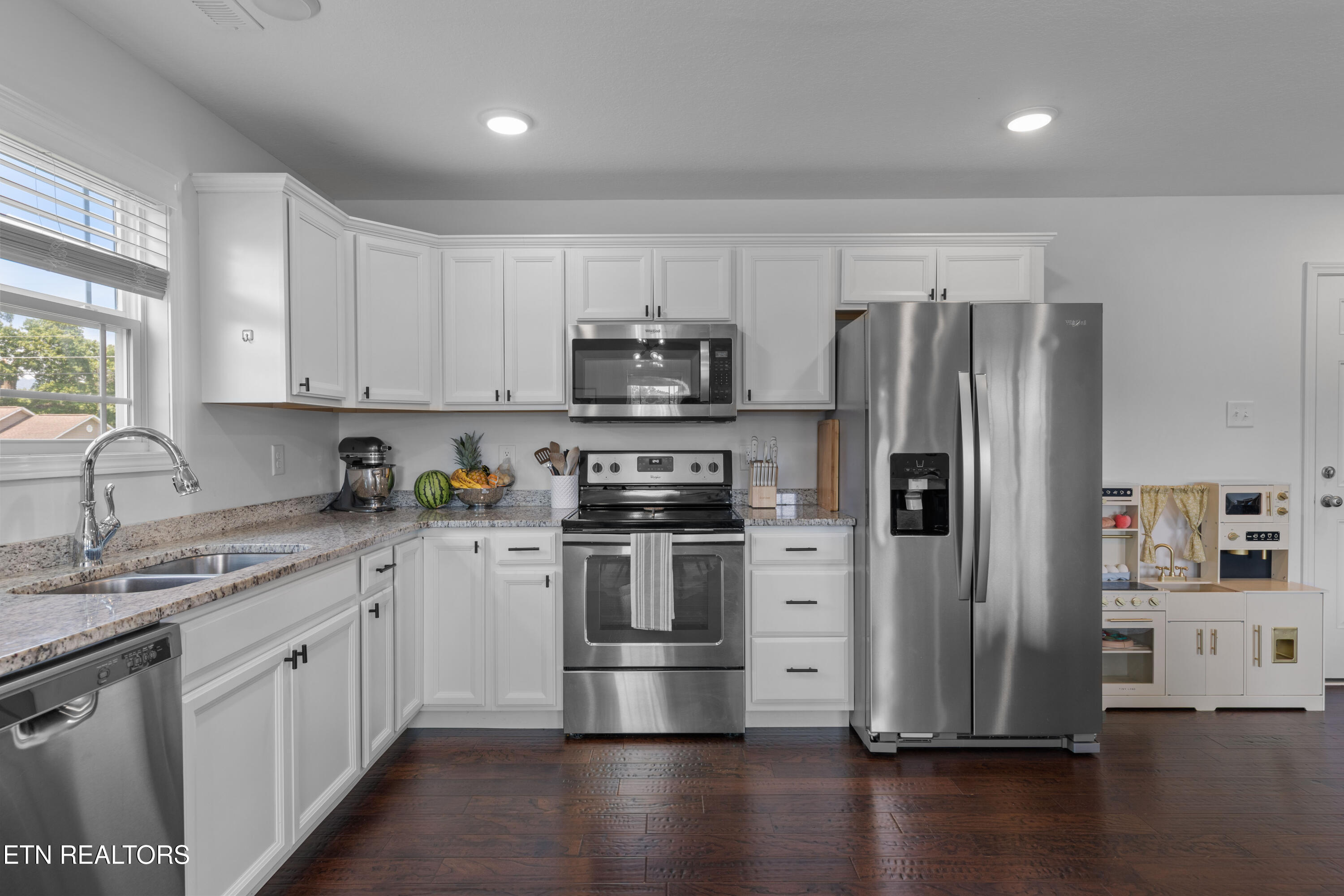 137 Storm Lane Jacksboro TN 37757