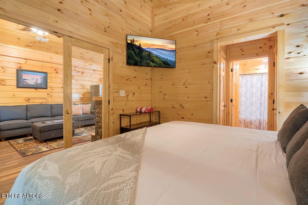 1695 Misty Hollow Way Gatlinburg TN 37738