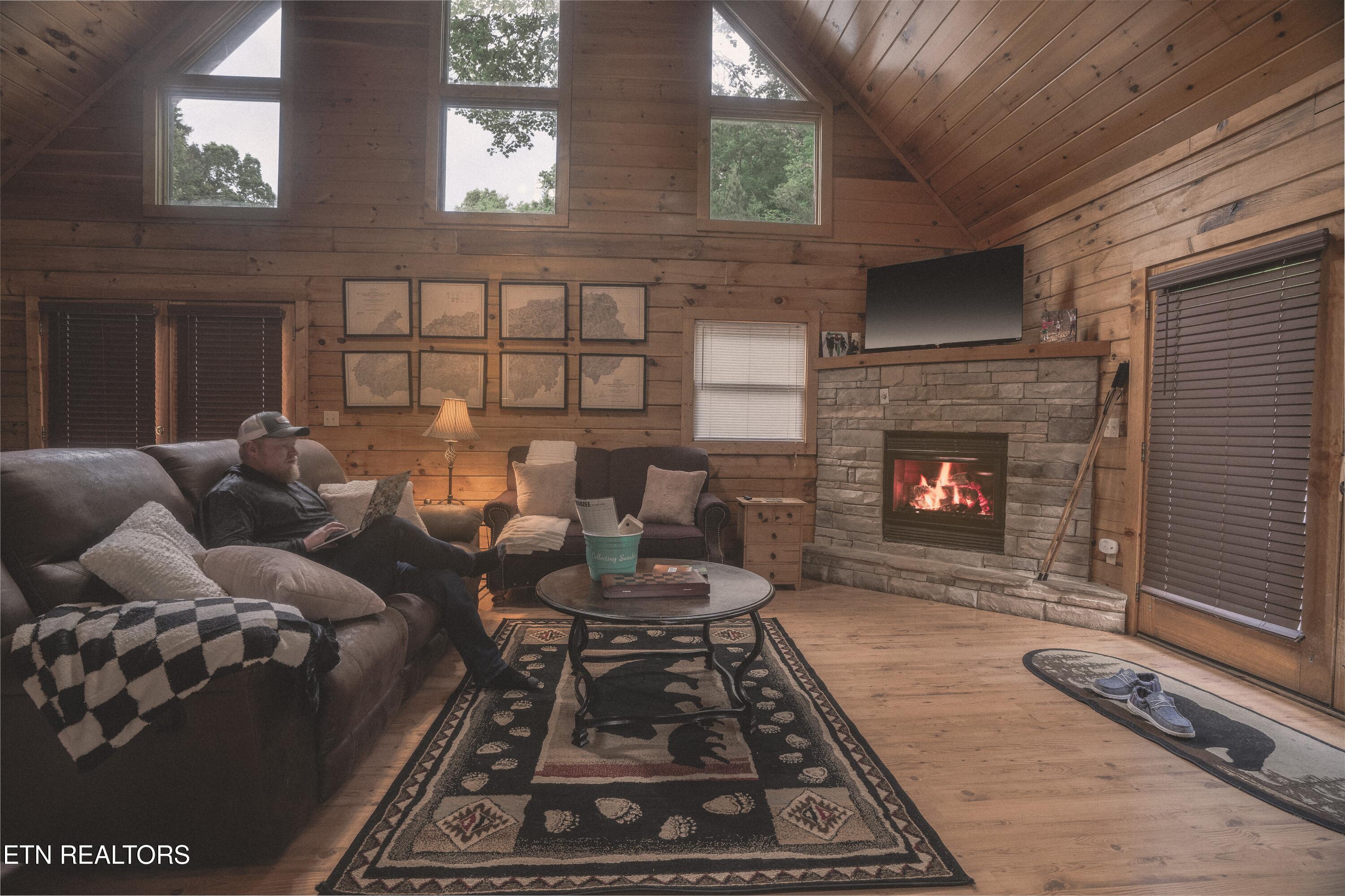 1695 Misty Hollow Way Gatlinburg TN 37738