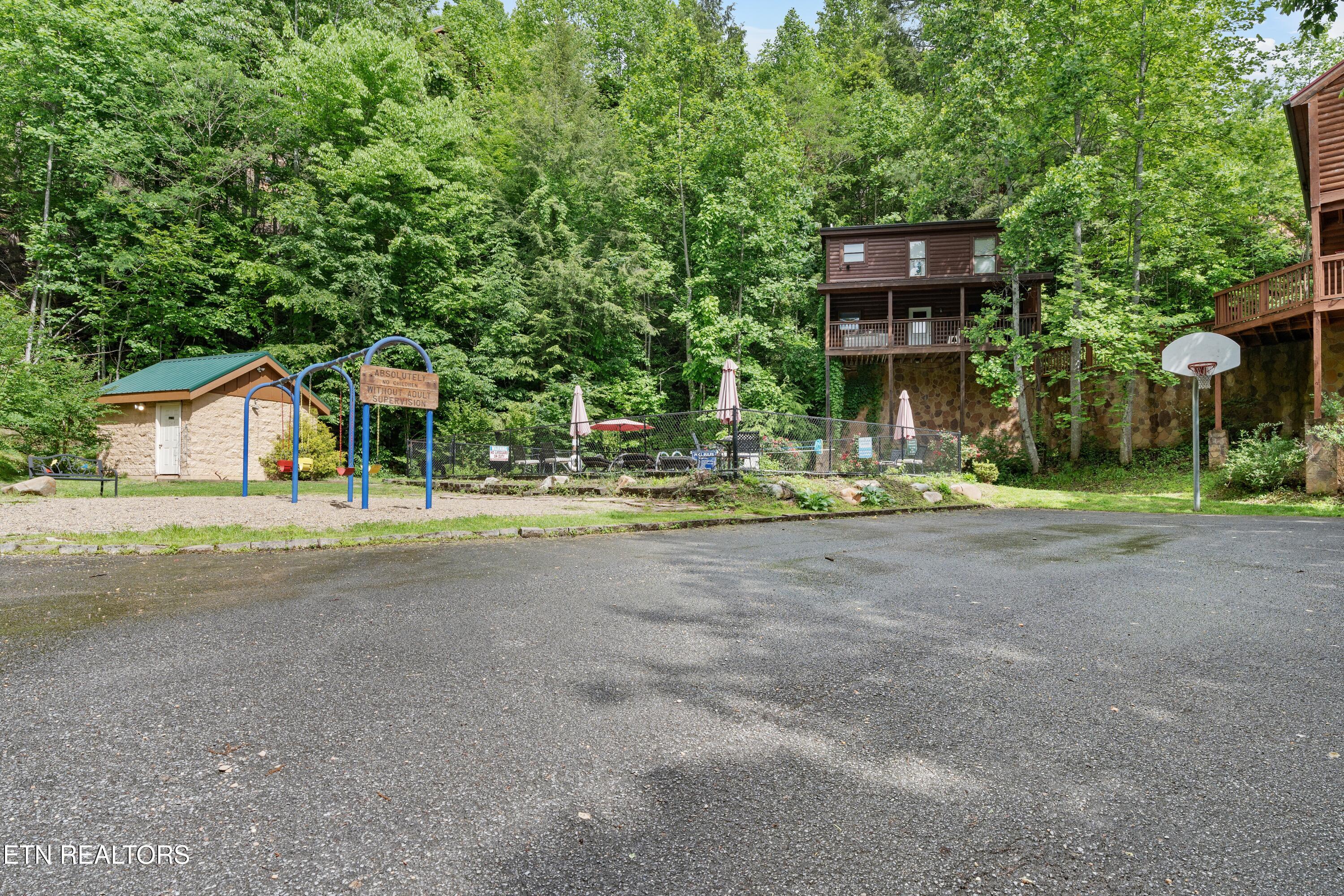 1695 Misty Hollow Way Gatlinburg TN 37738