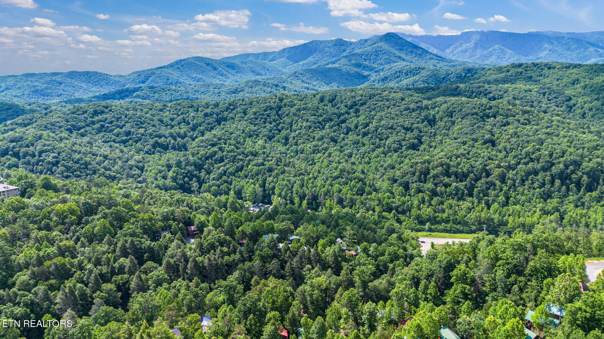 1695 Misty Hollow Way Gatlinburg TN 37738