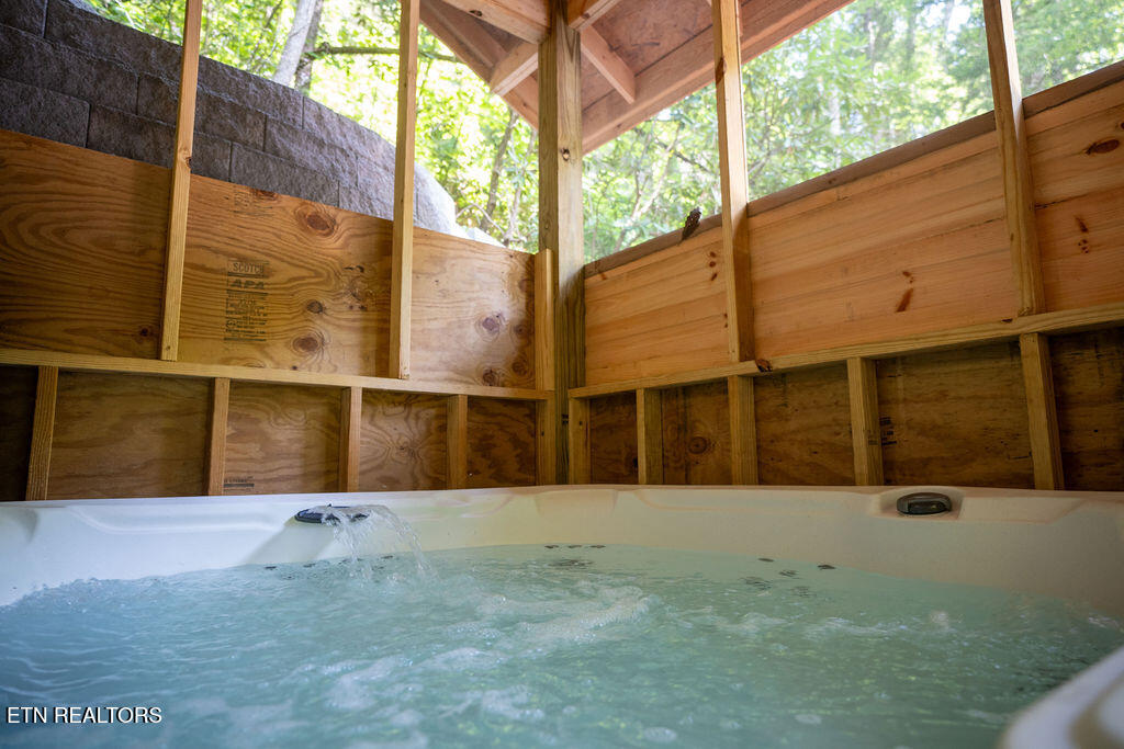 1695 Misty Hollow Way Gatlinburg TN 37738