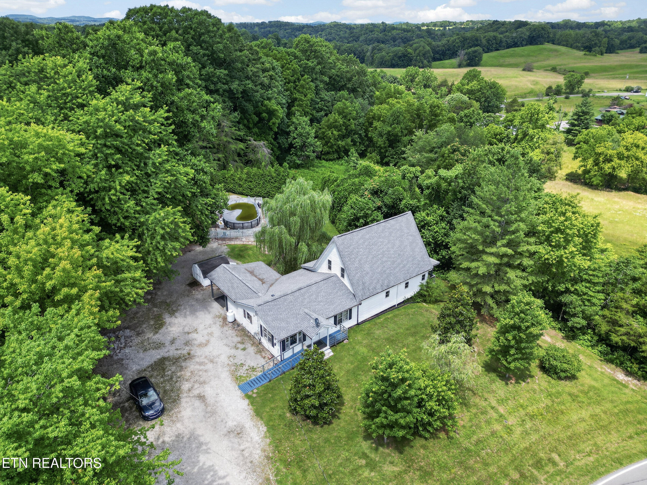 314 Smyrna Road Byrdstown TN 38549