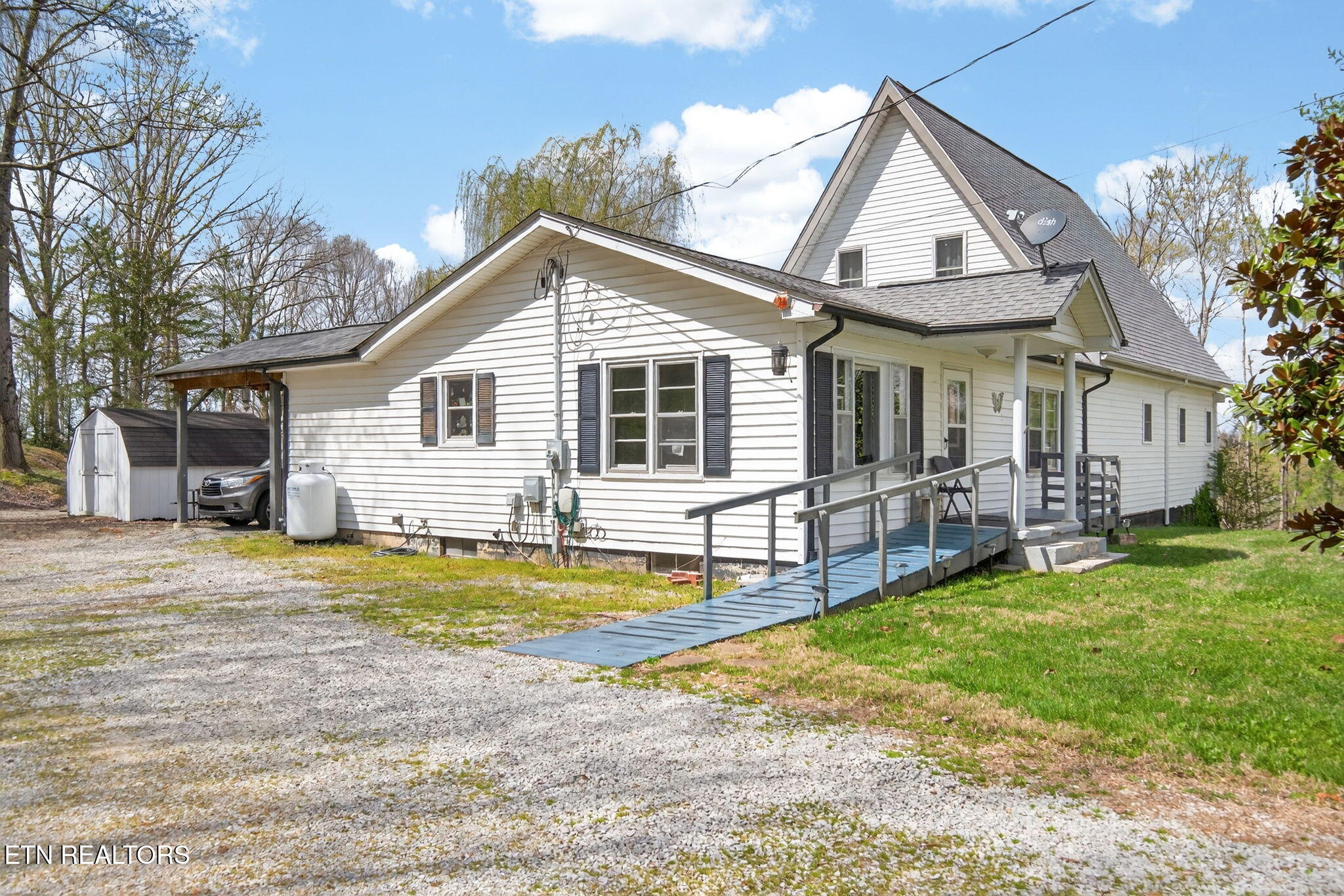 314 Smyrna Road Byrdstown TN 38549