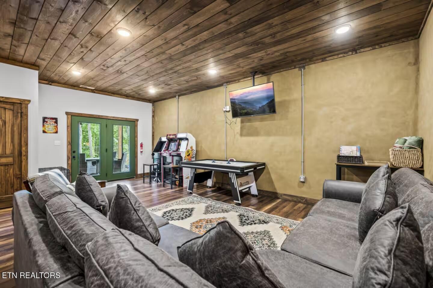 2169 Newt Huff Lane Sevierville TN 37862