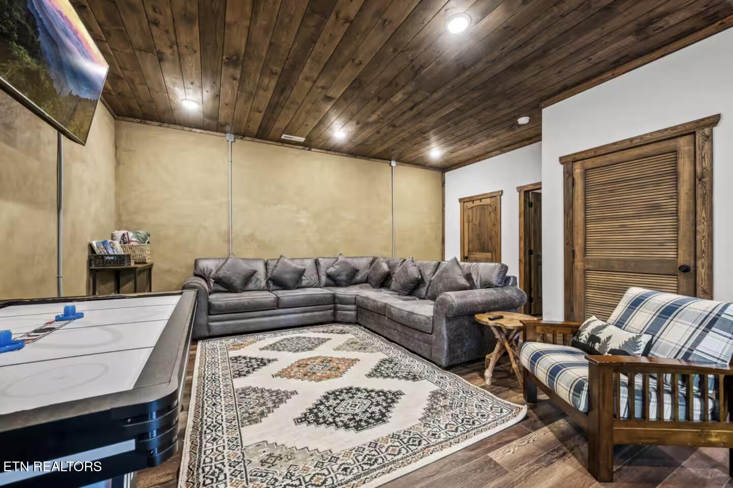 2169 Newt Huff Lane Sevierville TN 37862
