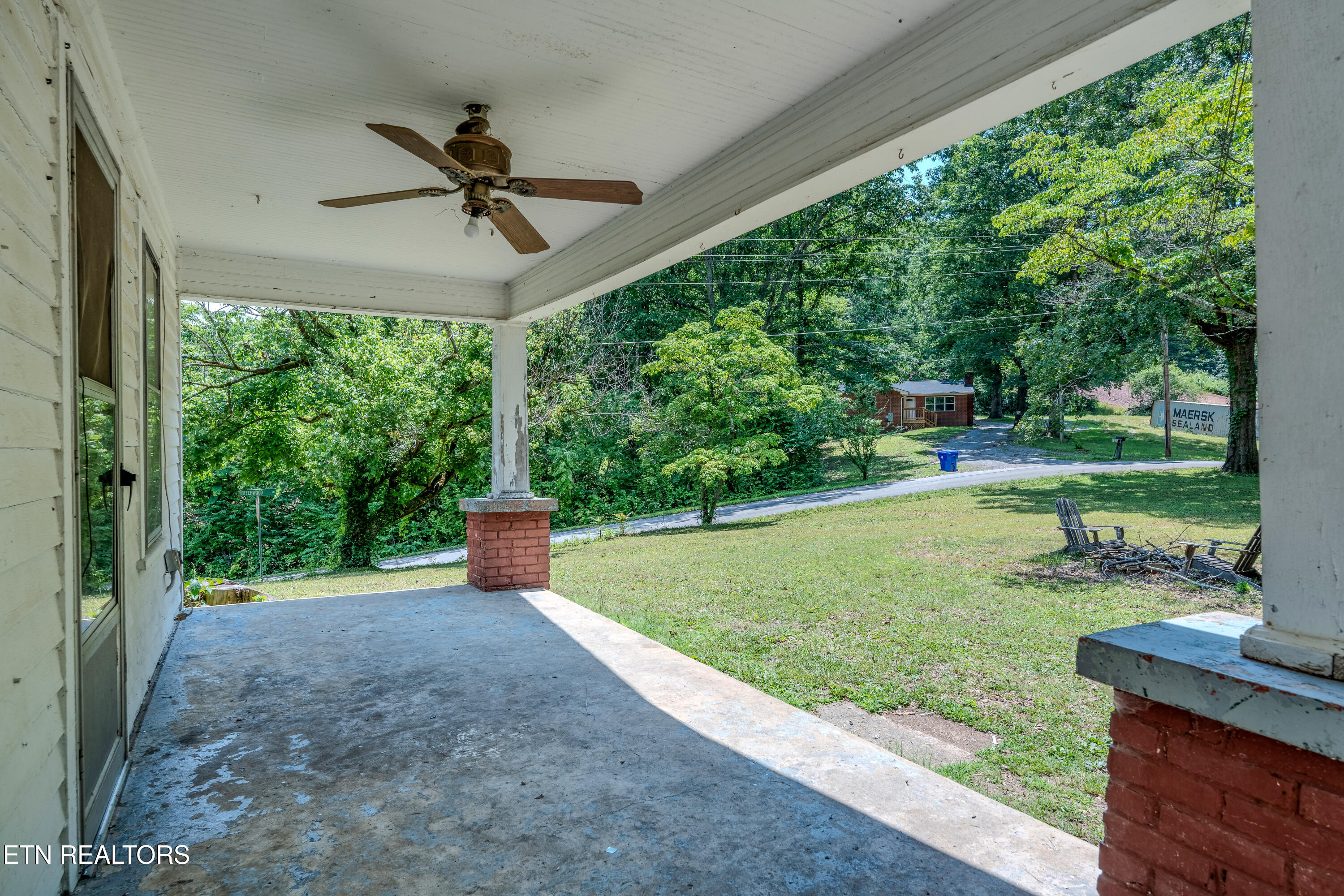323 Lee Road Clinton TN 37716