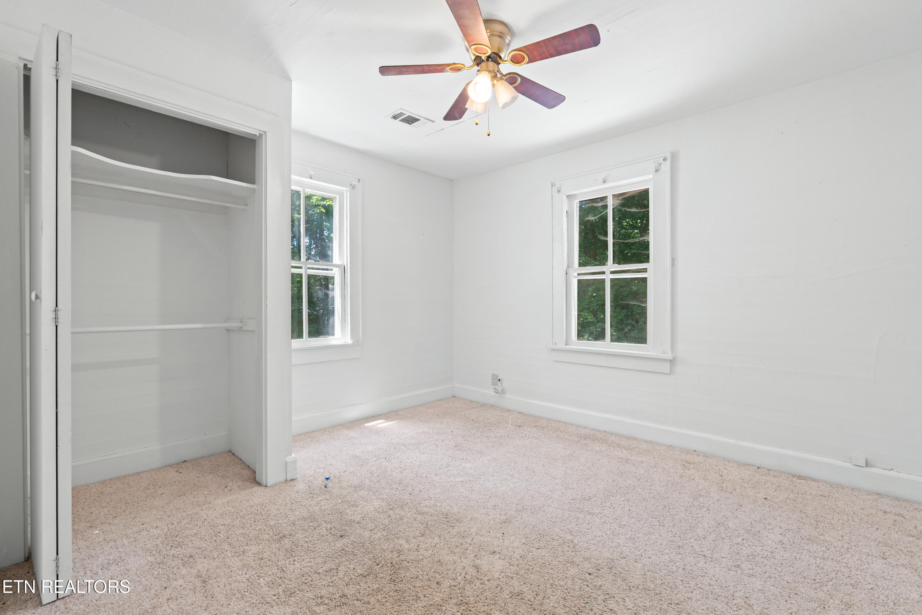 323 Lee Road Clinton TN 37716
