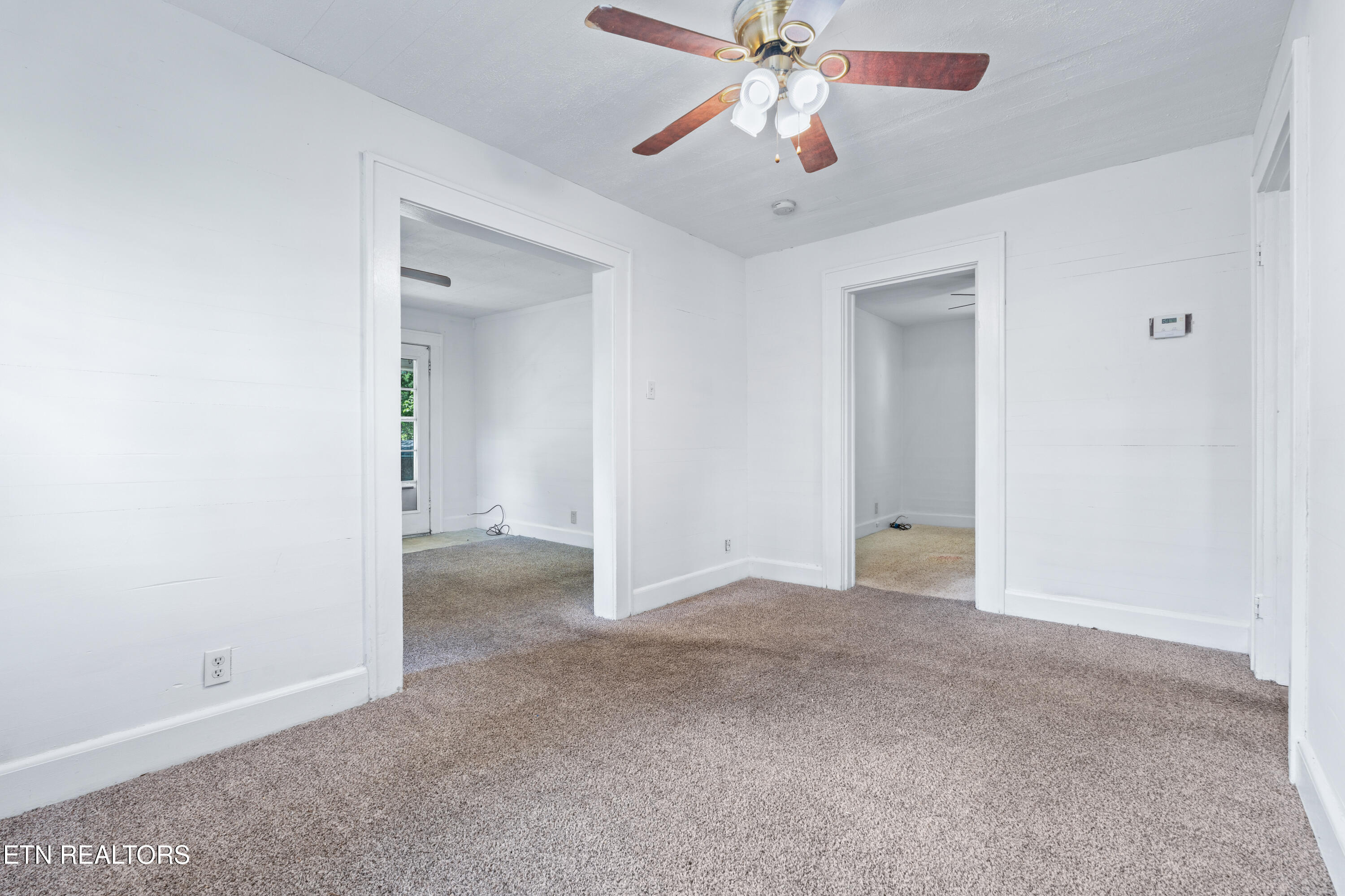 323 Lee Road Clinton TN 37716