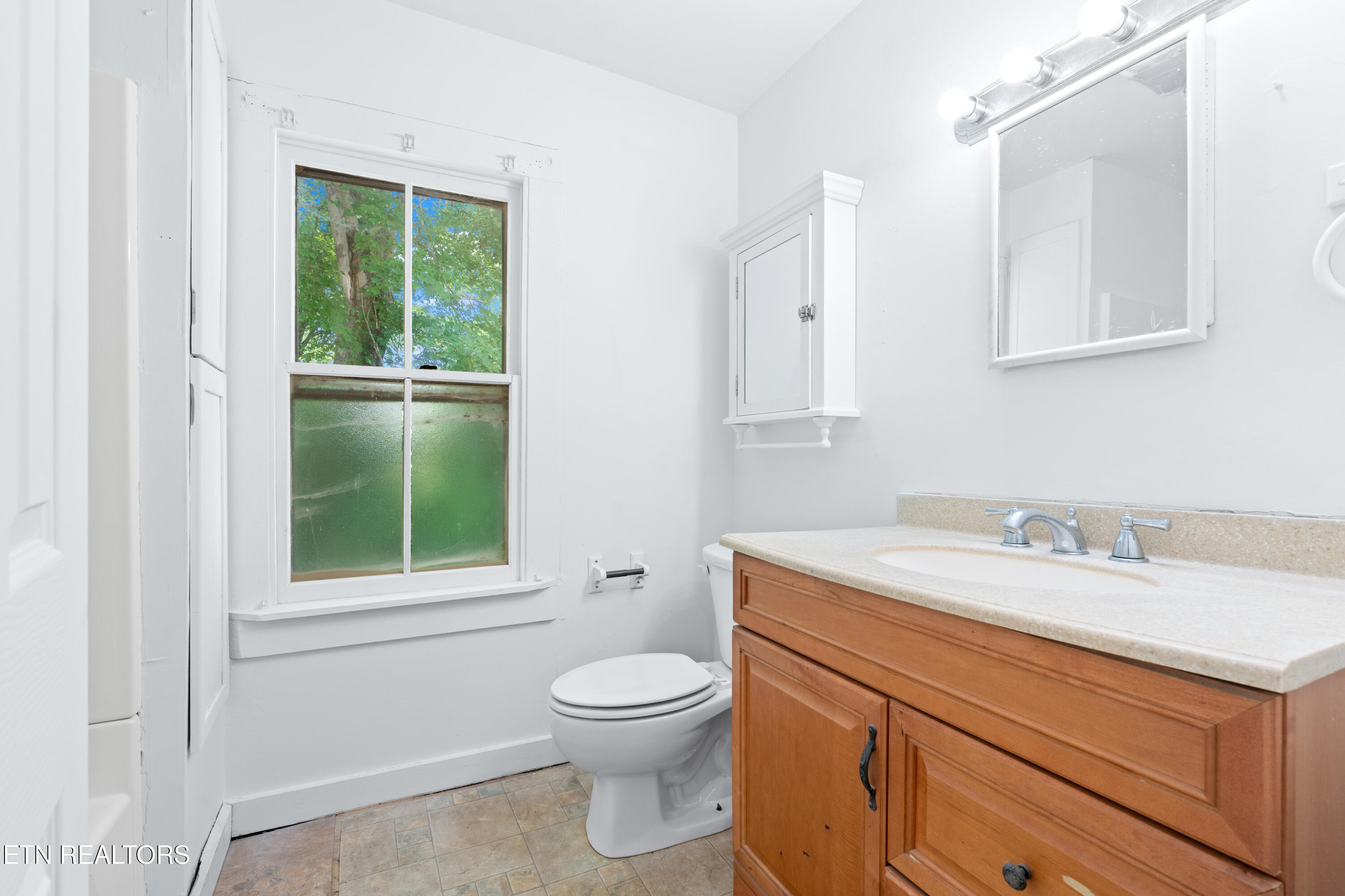 323 Lee Road Clinton TN 37716
