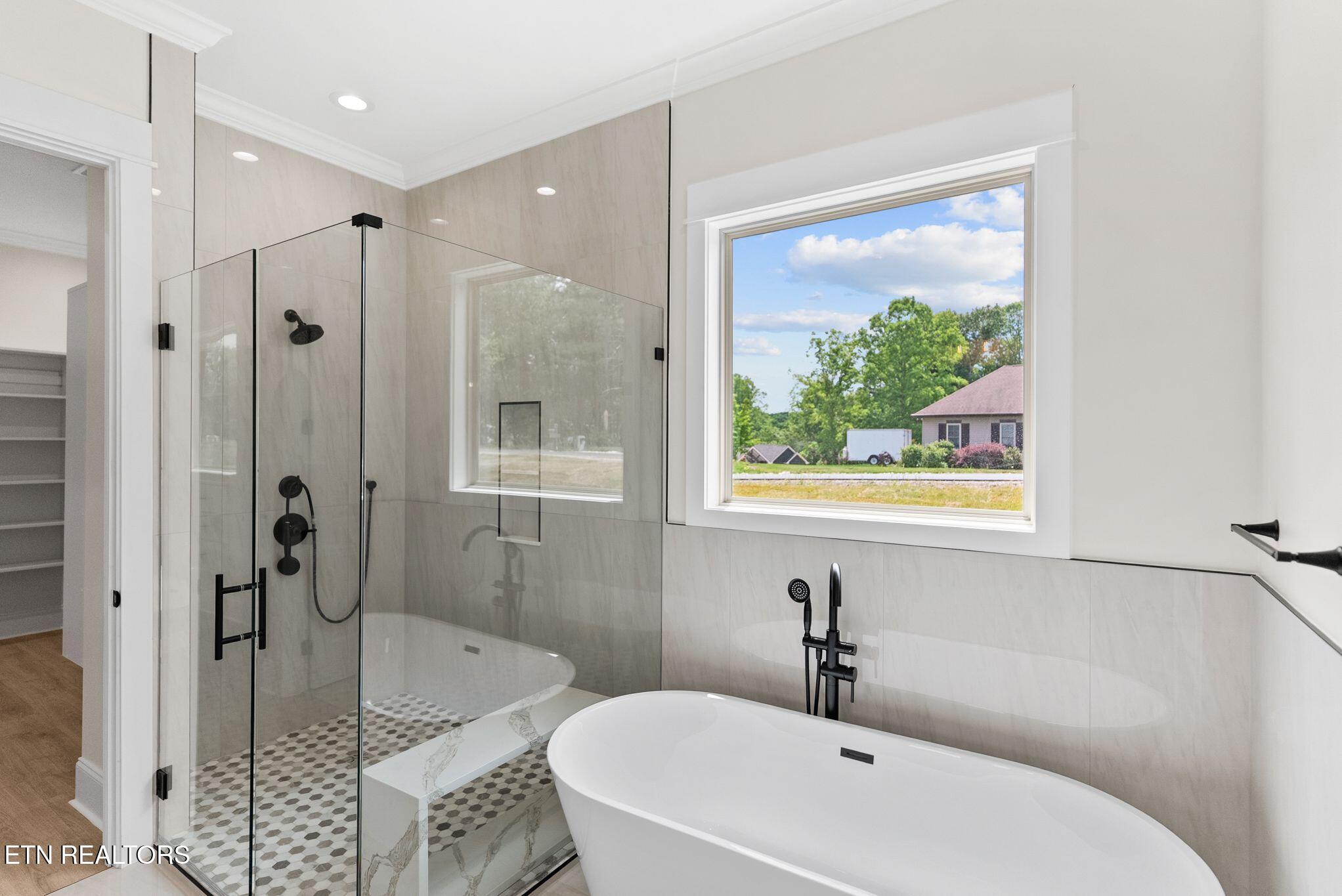 300 Oonoga Circle Loudon TN 37774