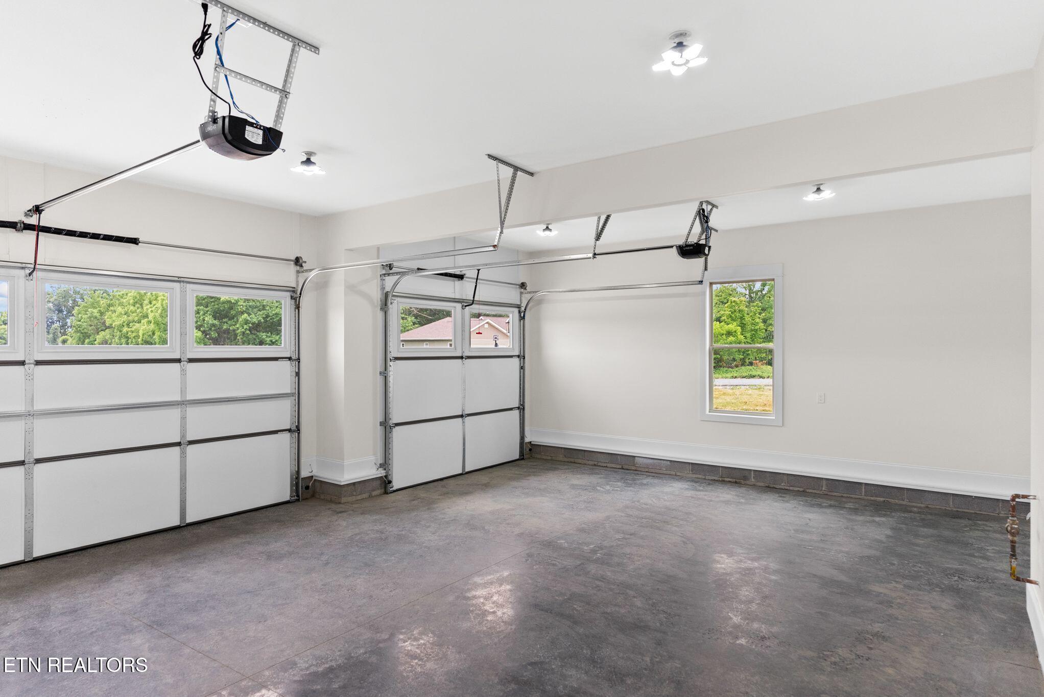 300 Oonoga Circle Loudon TN 37774