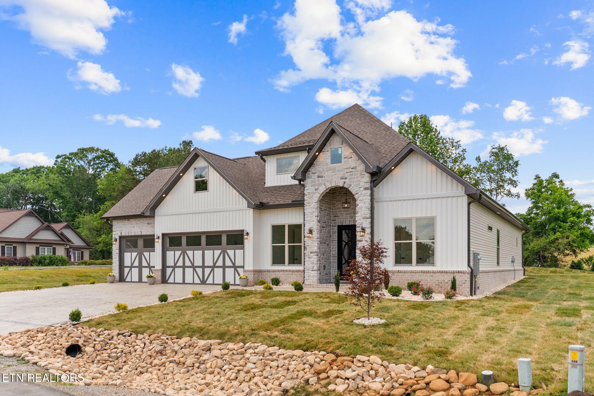 300 Oonoga Circle Loudon TN 37774