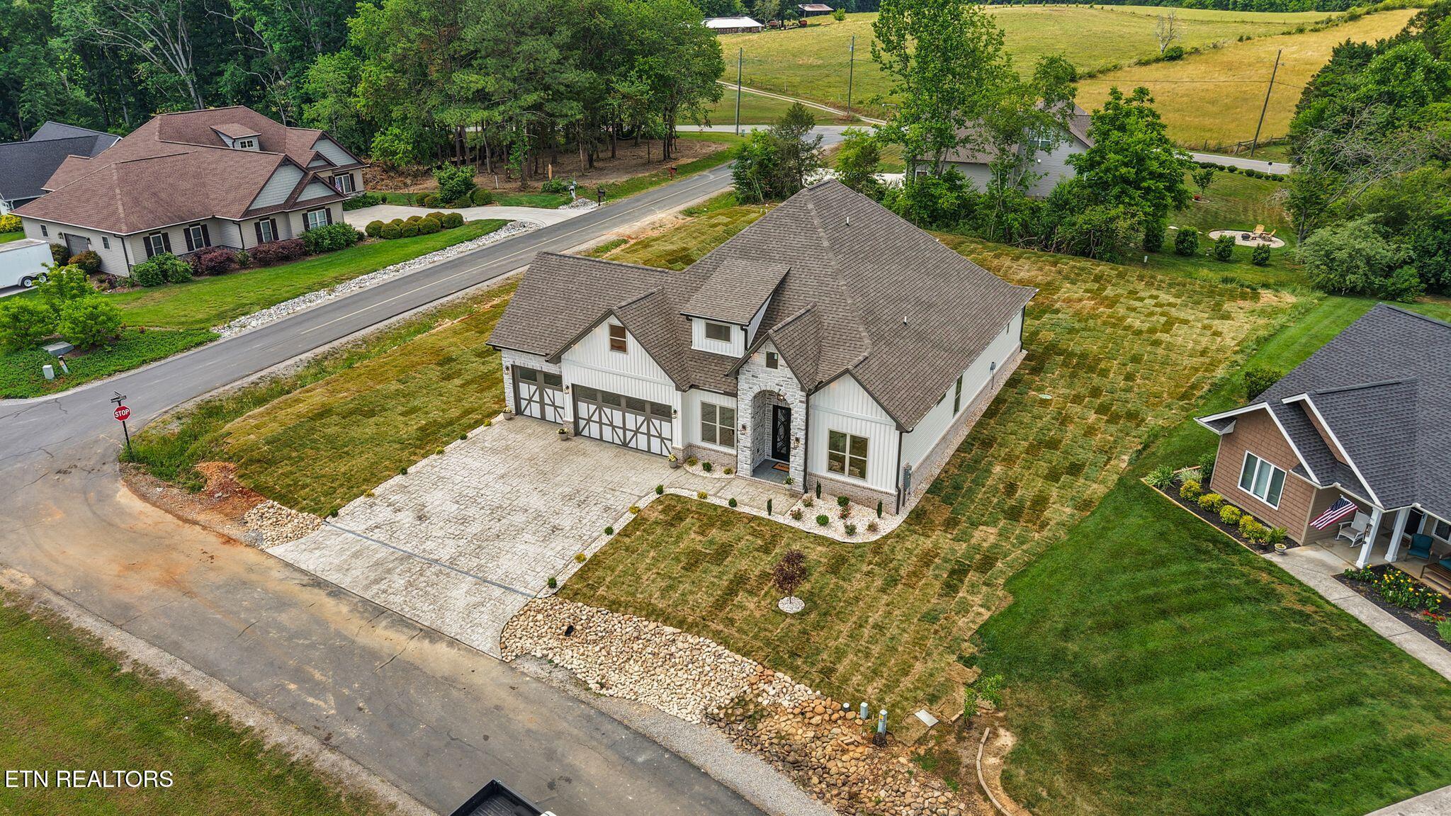 300 Oonoga Circle Loudon TN 37774