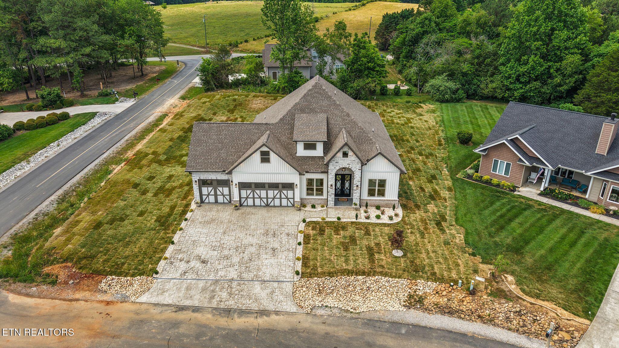 300 Oonoga Circle Loudon TN 37774