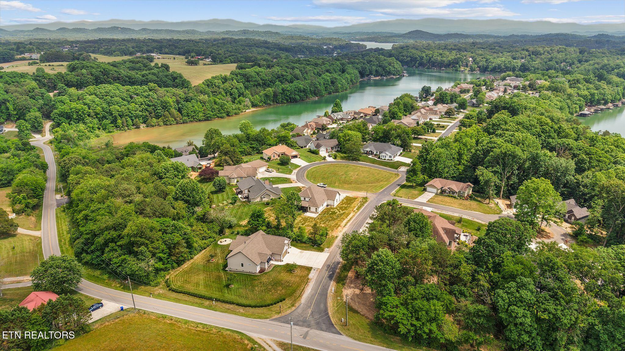 300 Oonoga Circle Loudon TN 37774
