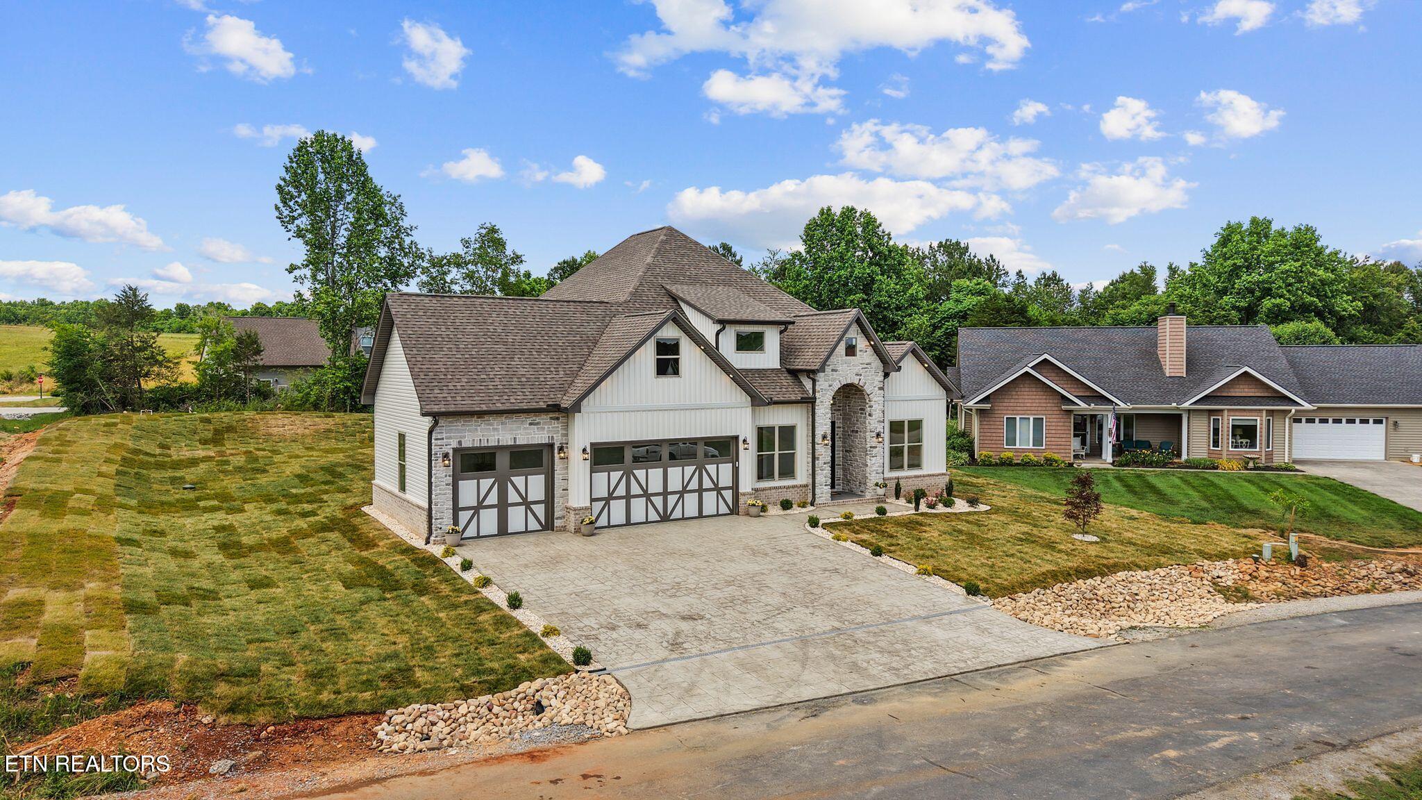 300 Oonoga Circle Loudon TN 37774