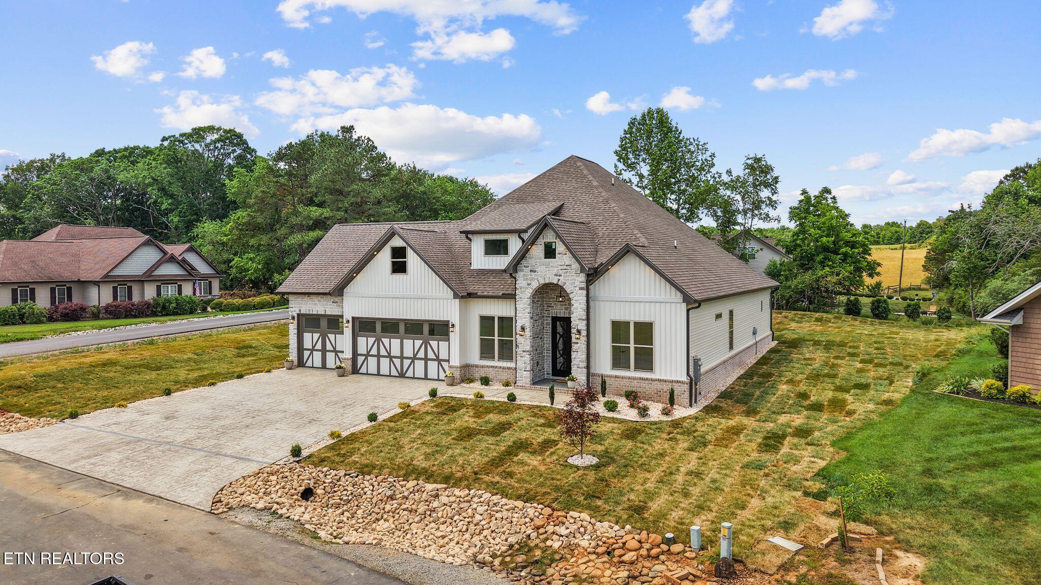 300 Oonoga Circle Loudon TN 37774