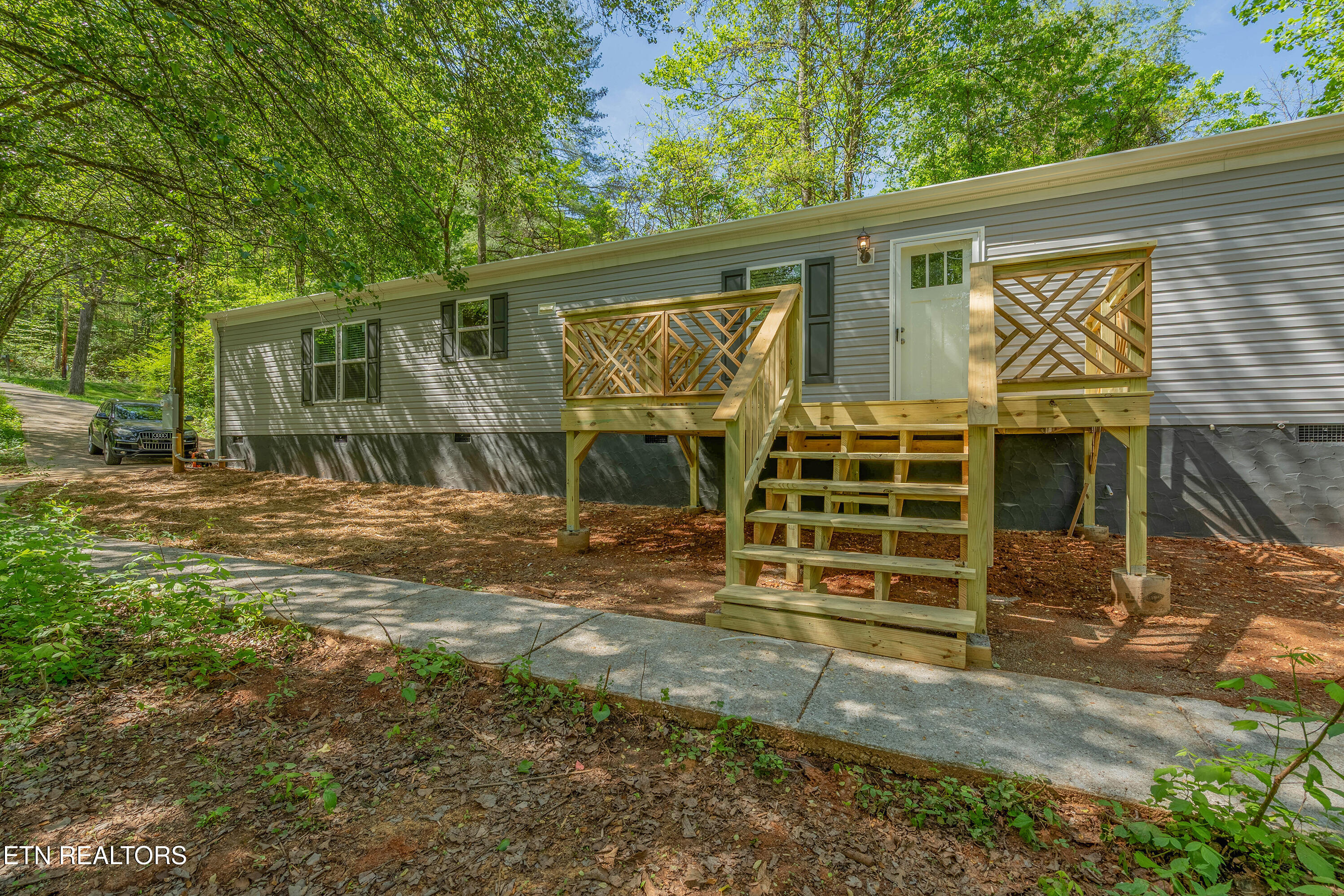 136 Sugar Road Oliver Springs TN 37840