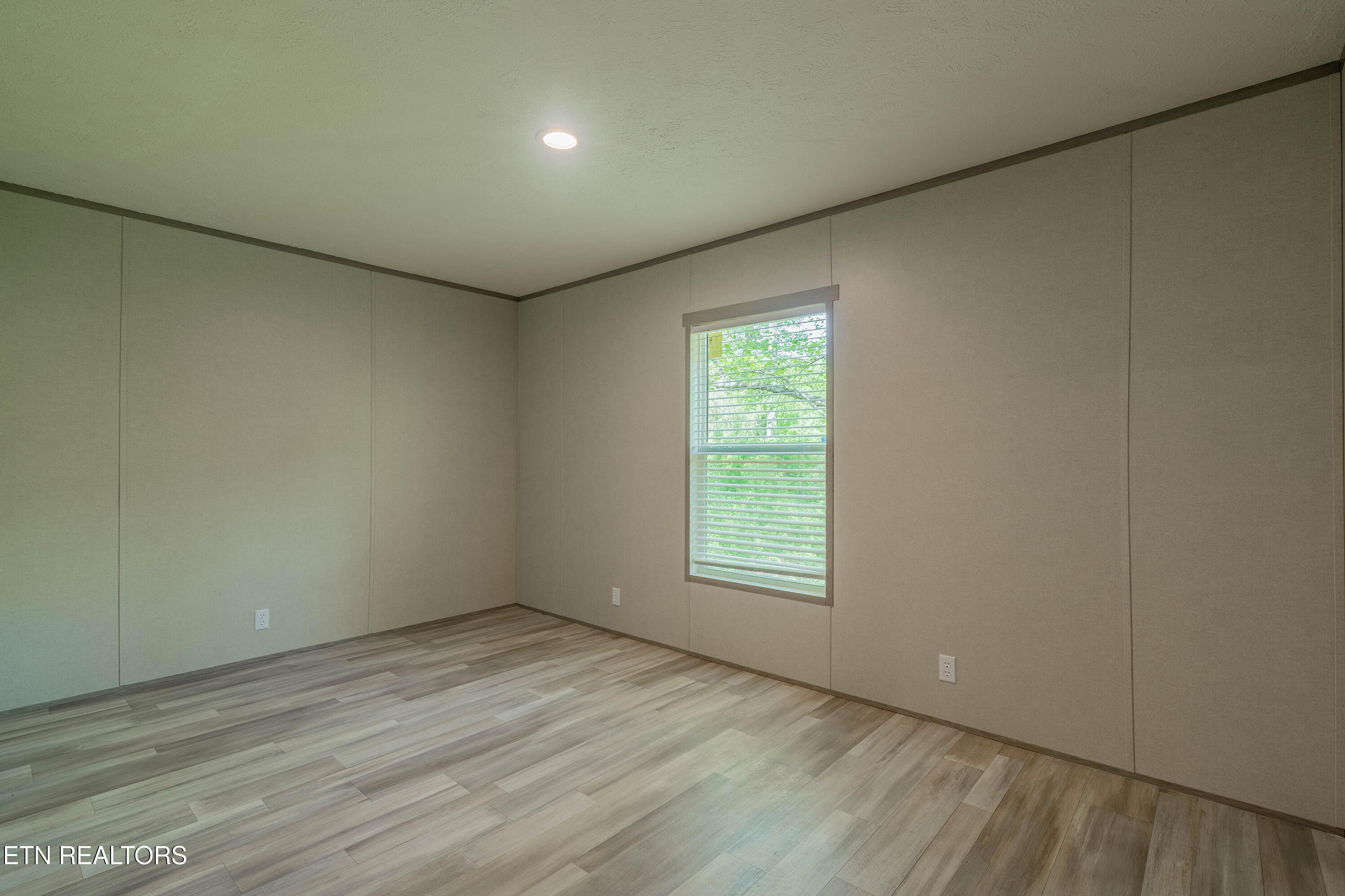 136 Sugar Road Oliver Springs TN 37840
